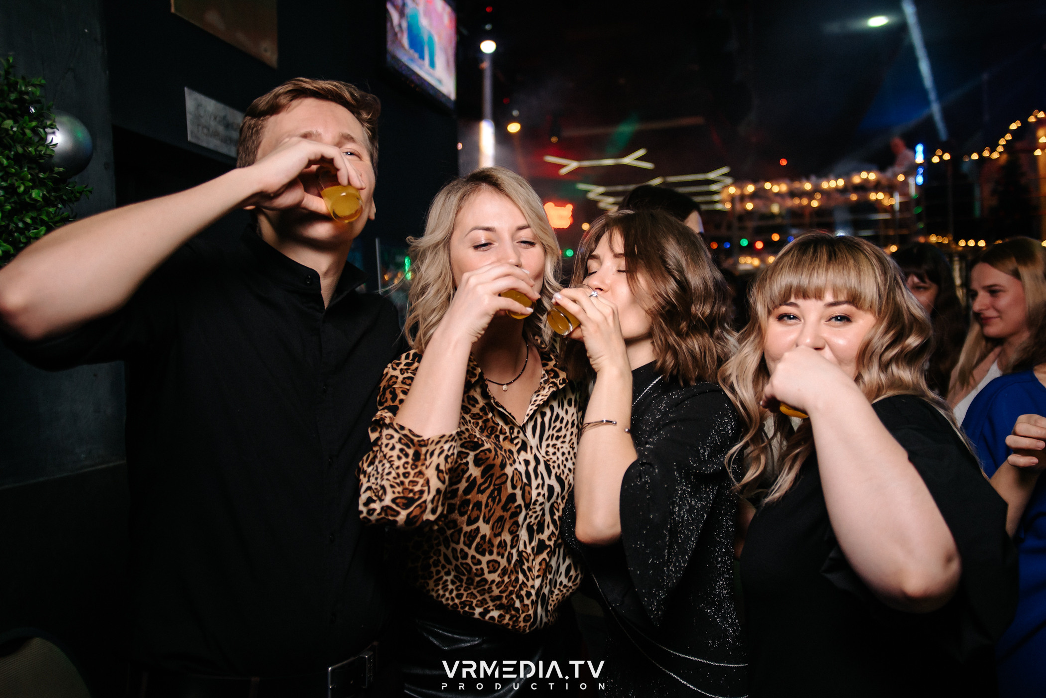 Выходные в баре «DOSKI»