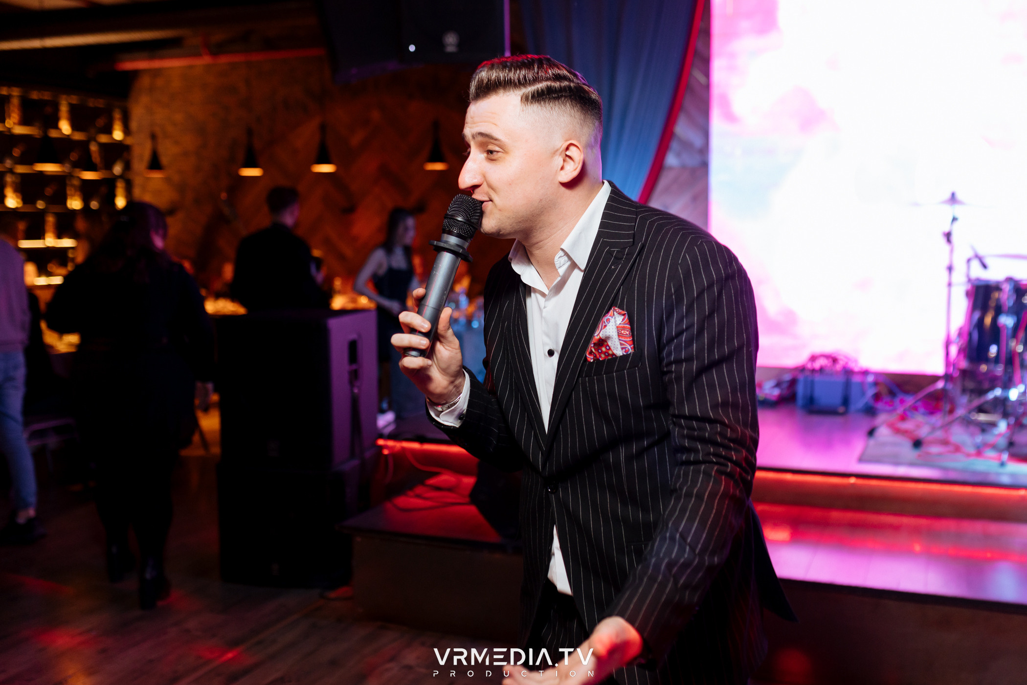 Жаркий новогодний корпоратив в гриль-баре «Жара»