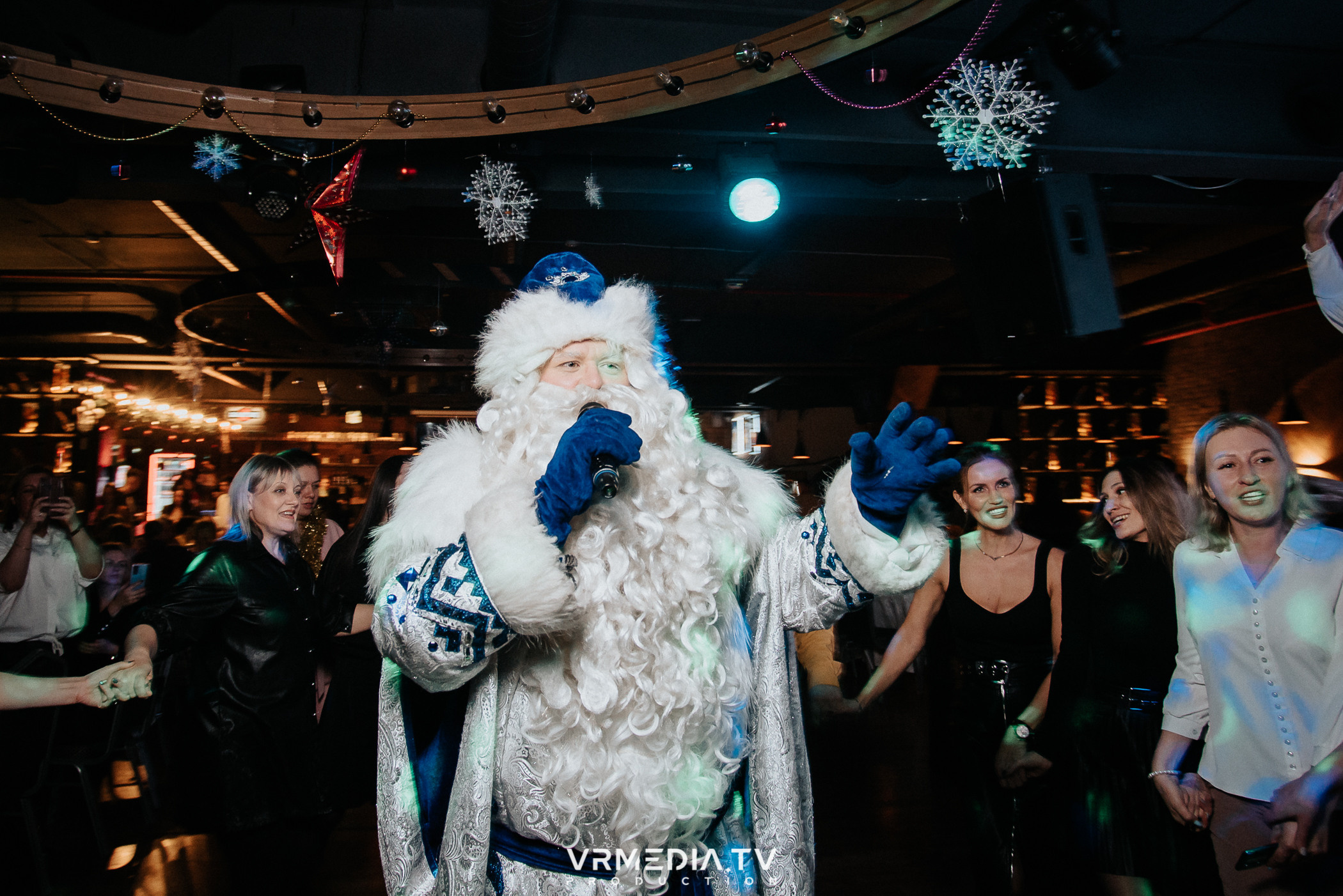 Жаркий новогодний корпоратив в гриль-баре «Жара»