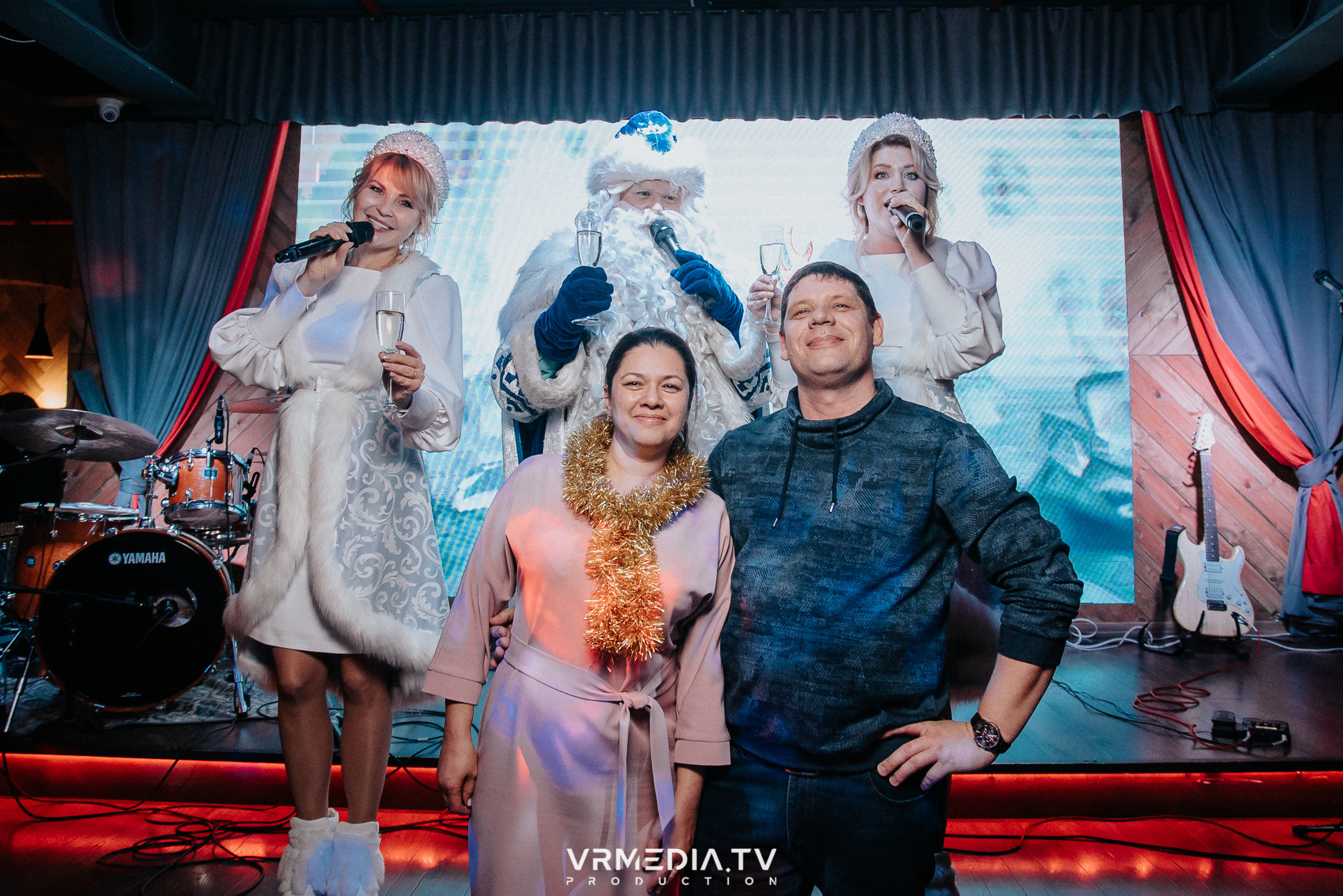 Жаркий новогодний корпоратив в гриль-баре «Жара»