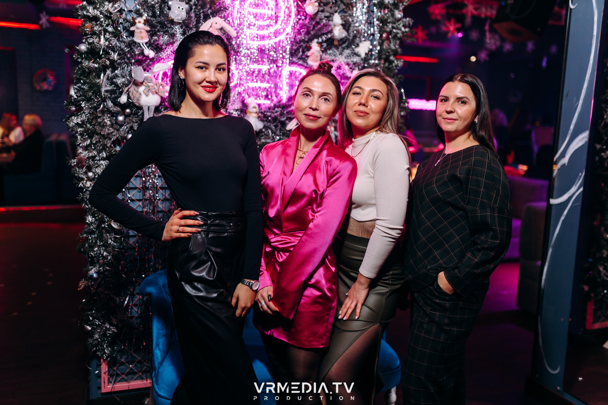 Новогодние корпоративы в караоке-баре «Опера»