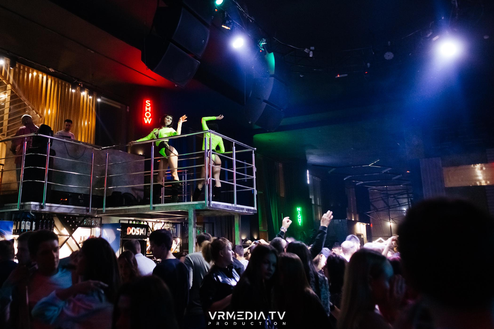 Выходные в баре «DOSKI»