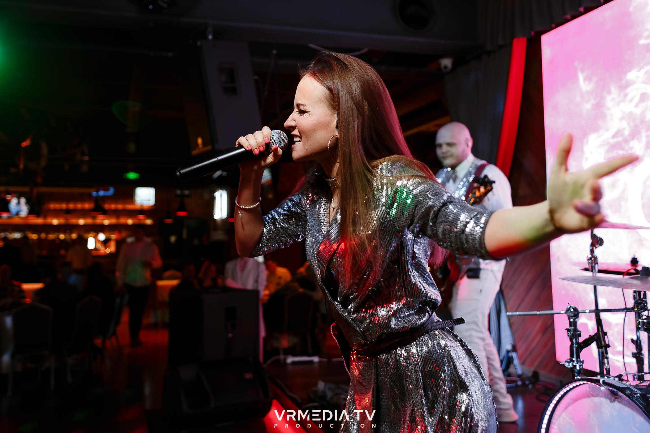 Жаркий новогодний корпоратив в гриль-баре «Жара»