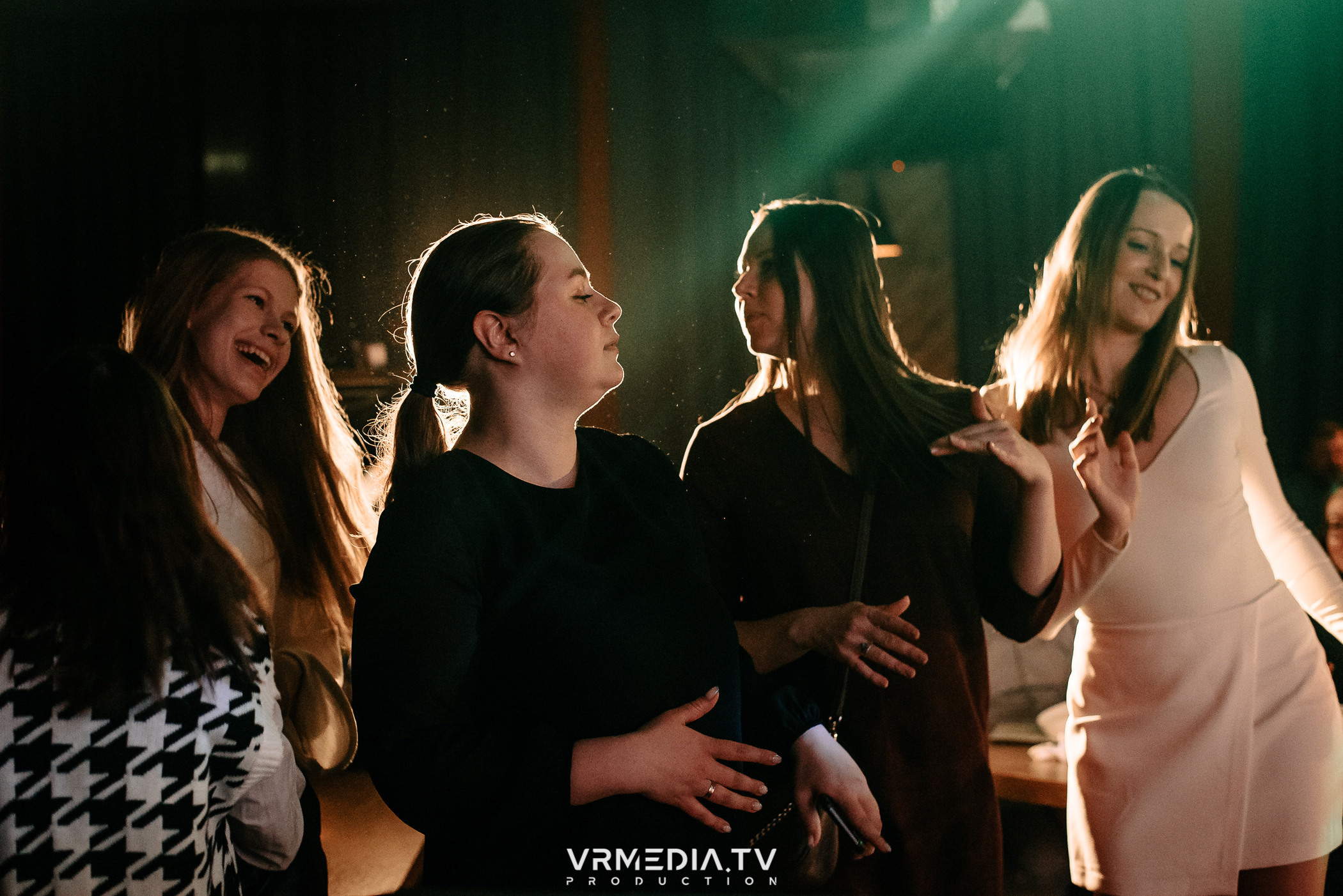 Джазовая среда: BBQueen: Переменная облачность