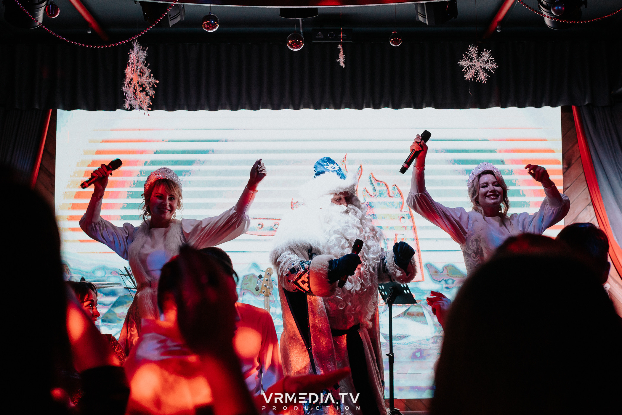 Жаркий новогодний корпоратив в гриль-баре «Жара»