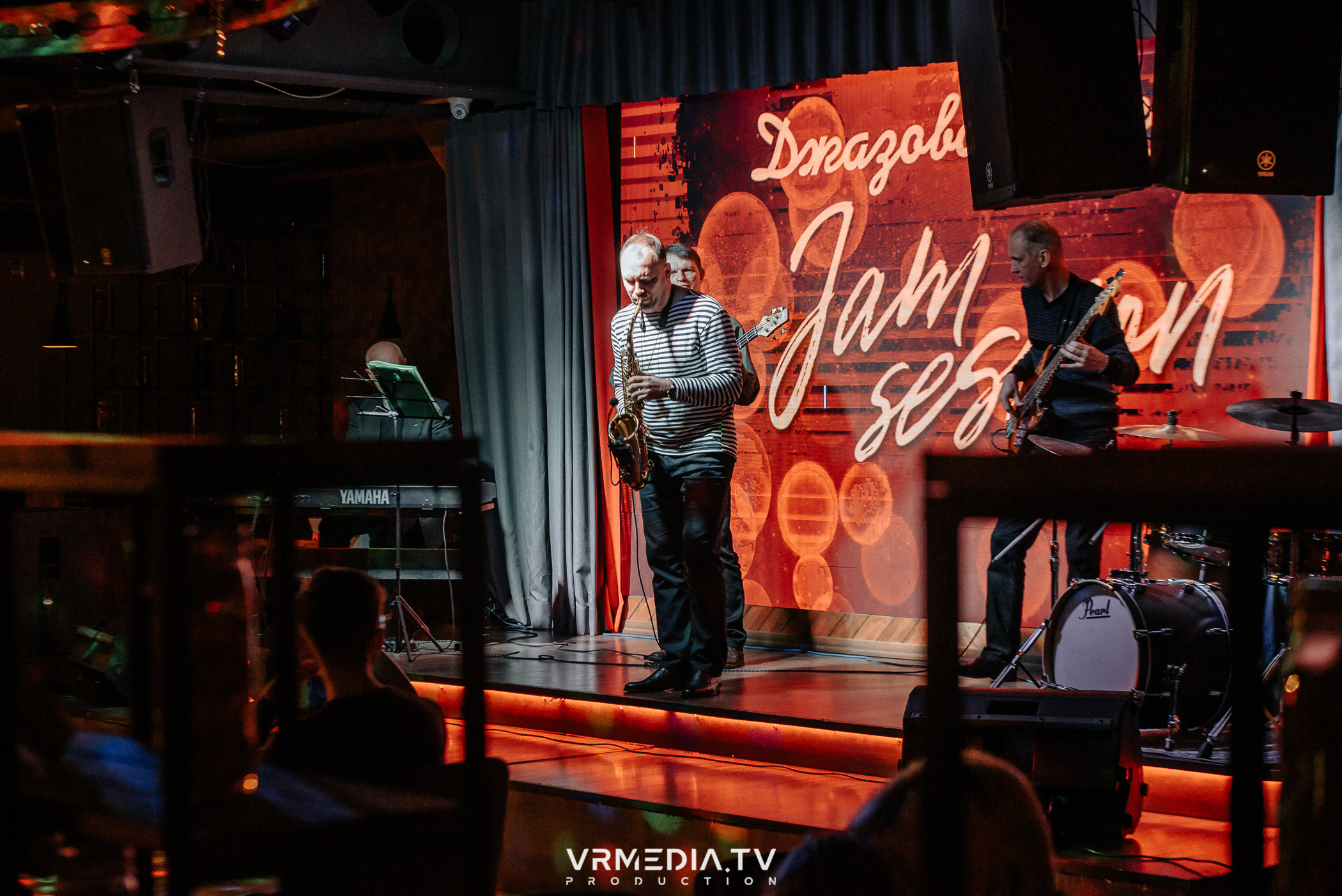 Джазовая среда: Джаз Замечательных Людей (Новосибирск)