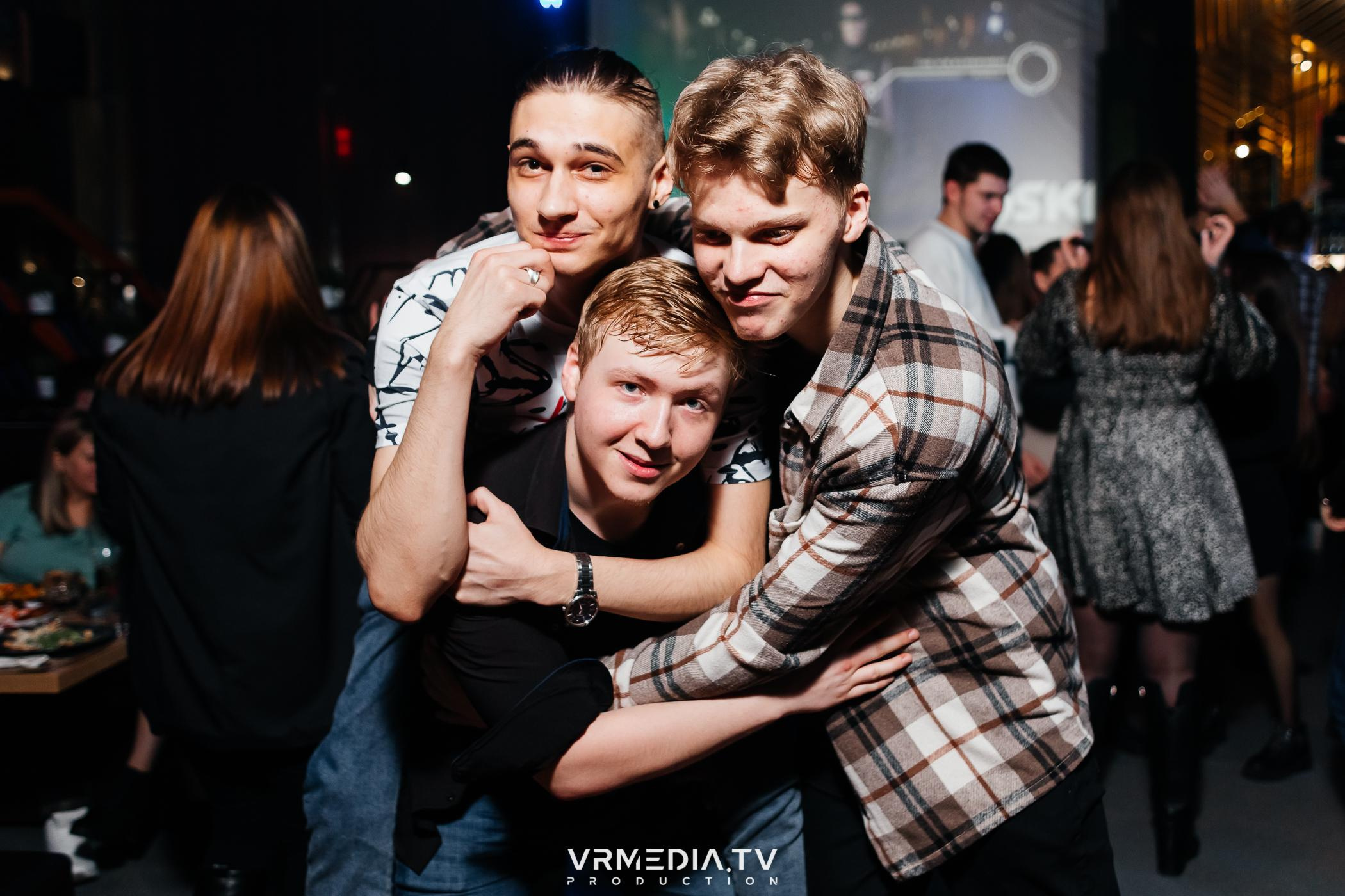 Выходные в баре «DOSKI»