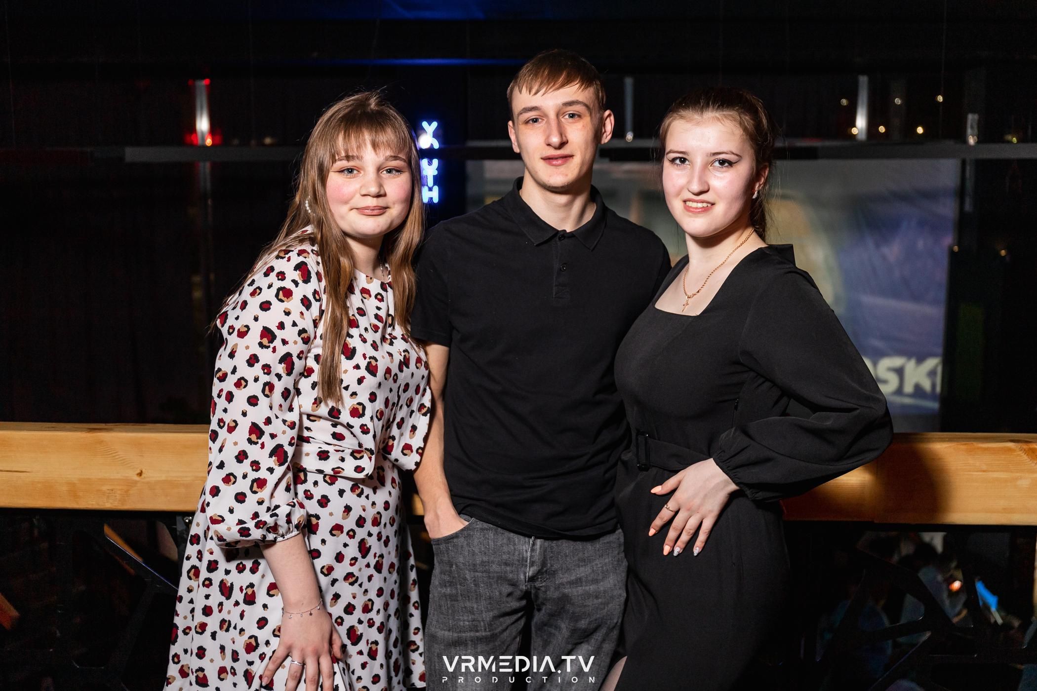 Выходные в баре «DOSKI»