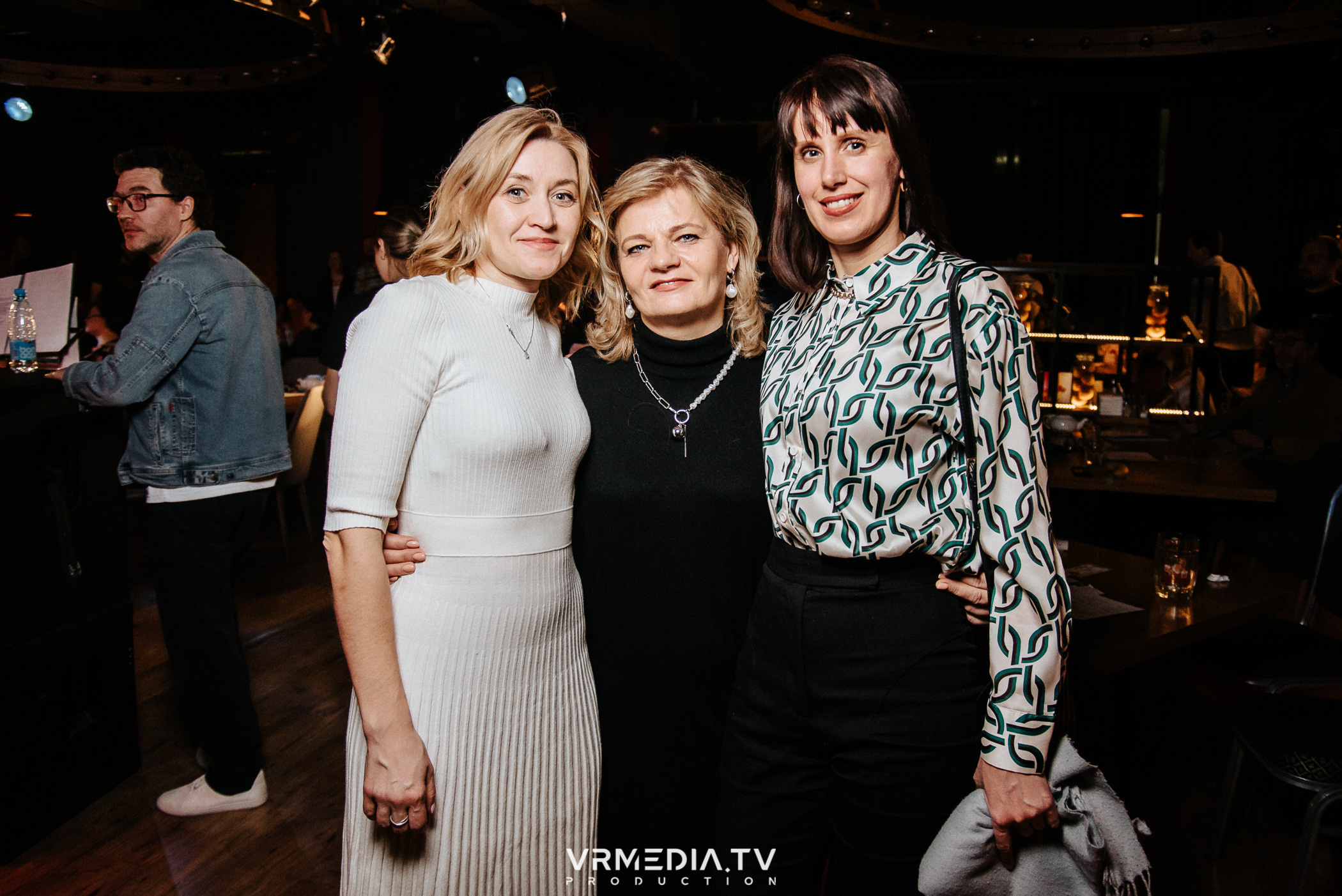 Джазовая среда: BBQueen: Переменная облачность