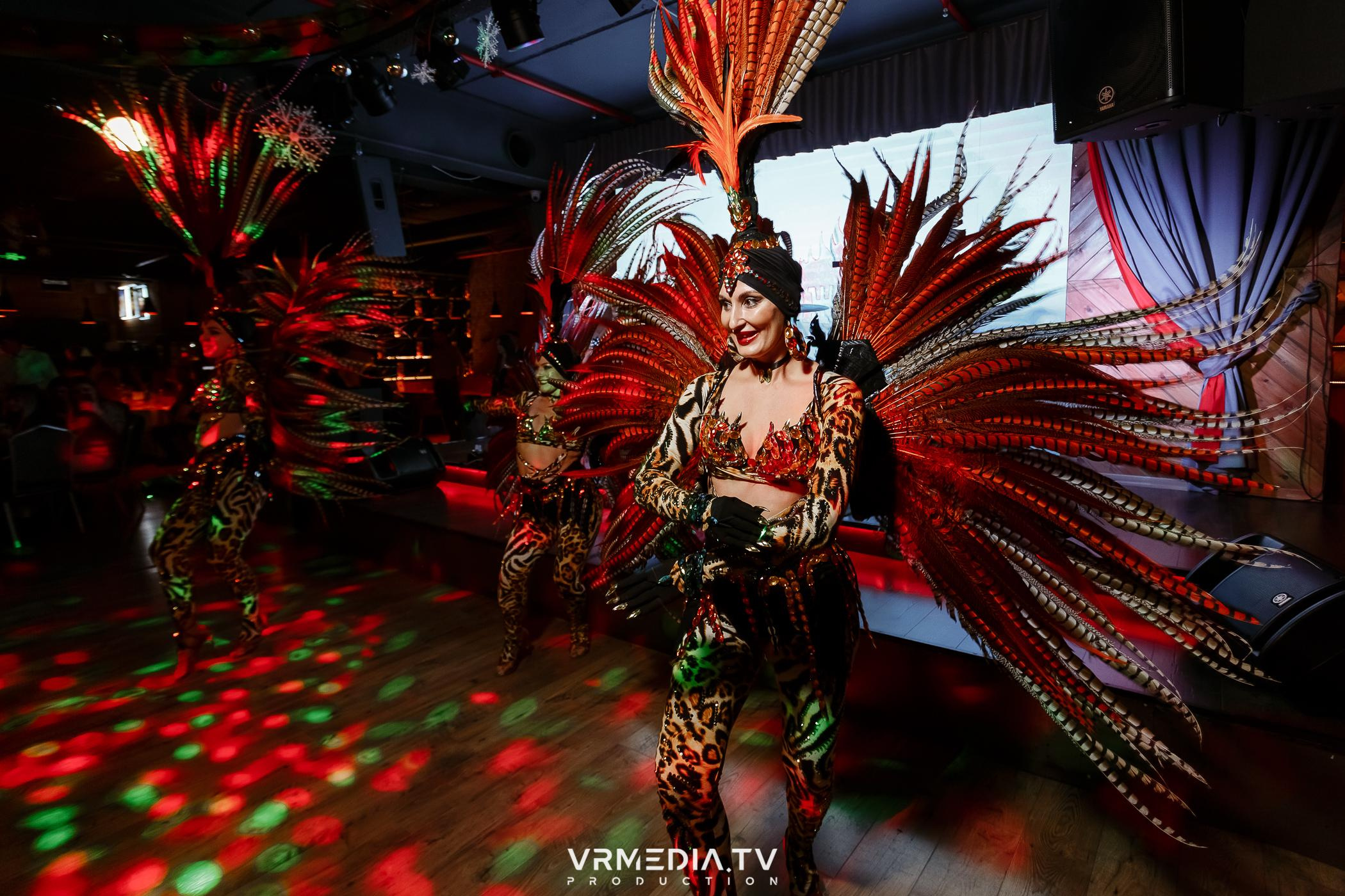 Жаркий новогодний корпоратив в гриль-баре «Жара»