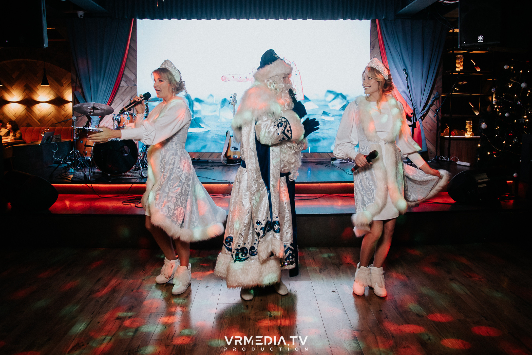 Жаркий новогодний корпоратив в гриль-баре «Жара»