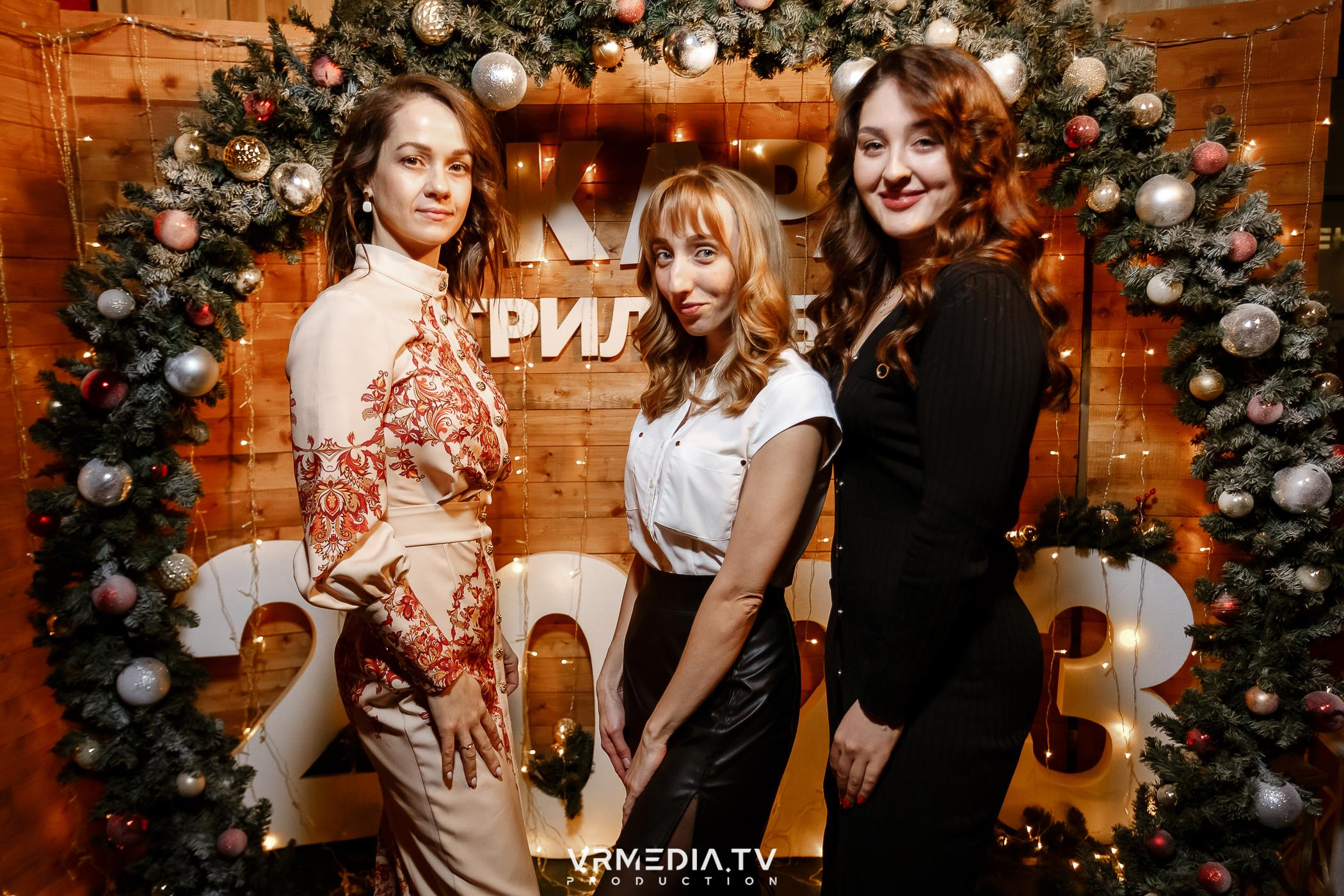 Жаркий новогодний корпоратив в гриль-баре «Жара»