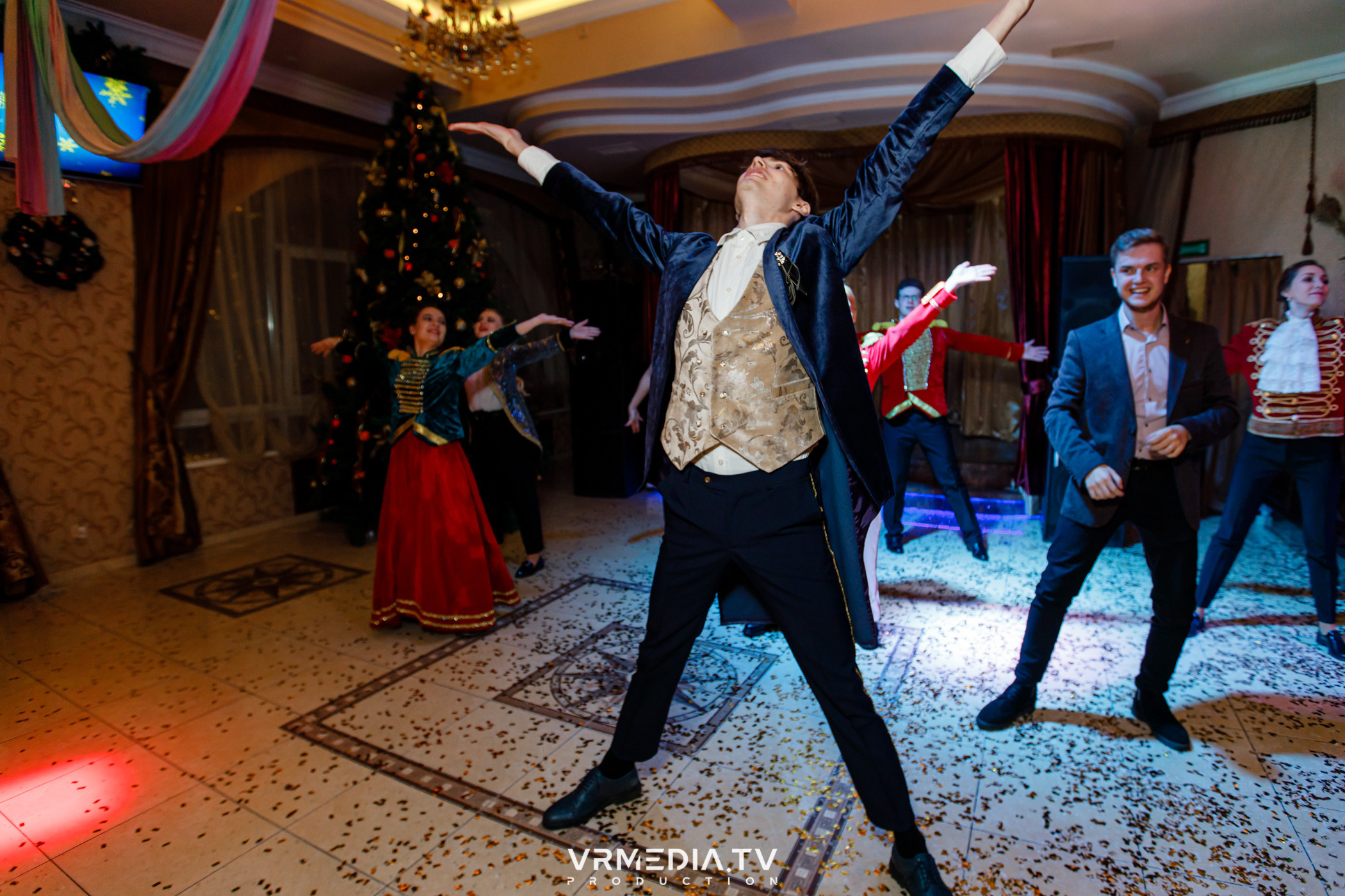 «Новогодний Мюзикл» в ресторане «Лазурный Берег»