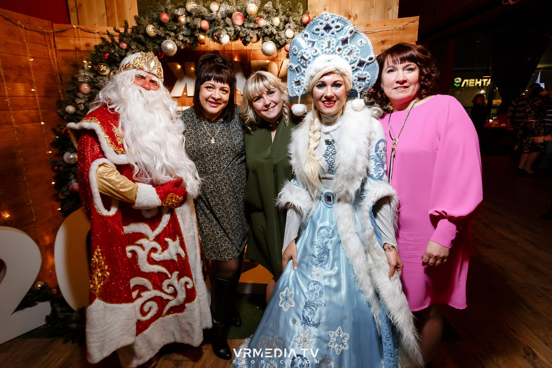 Жаркий новогодний корпоратив в гриль-баре «Жара»