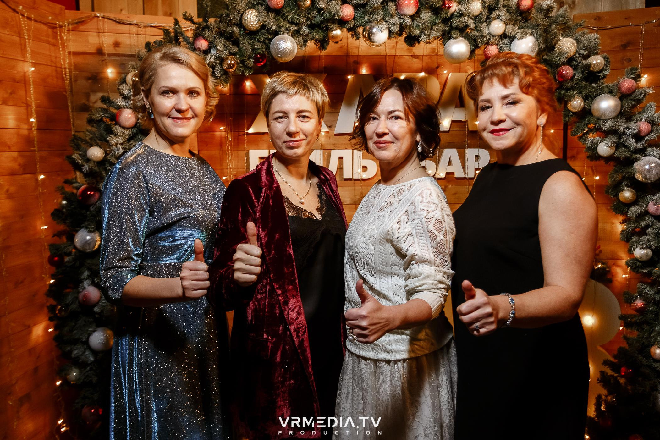 Жаркий новогодний корпоратив в гриль-баре «Жара»