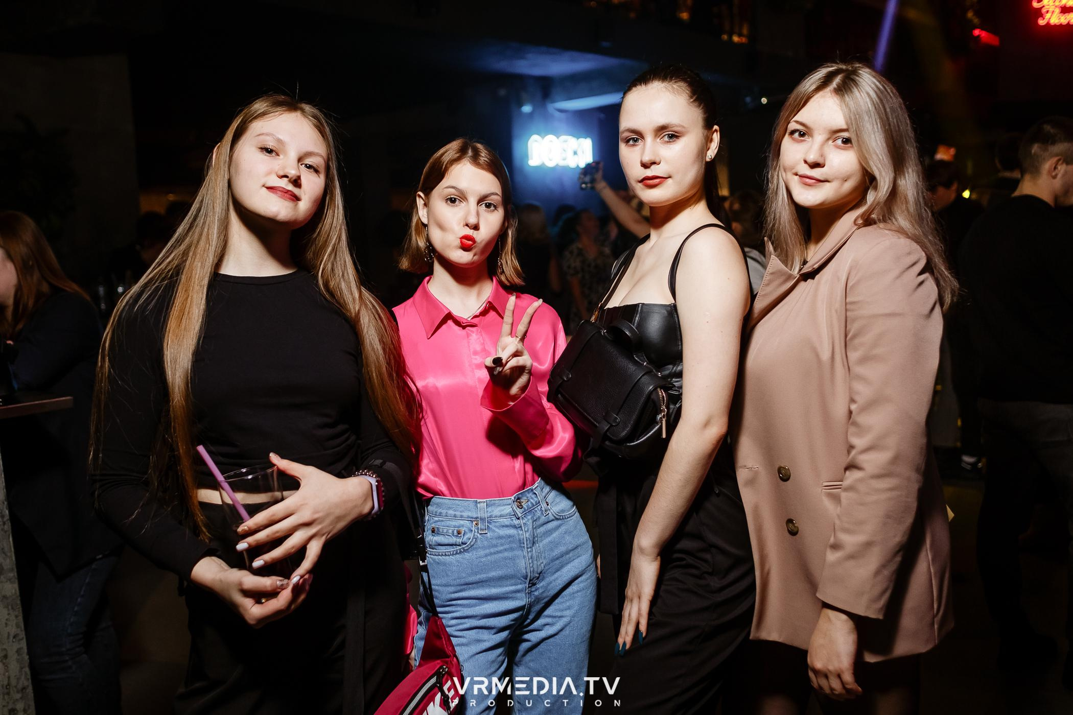 Выходные в баре «DOSKI»