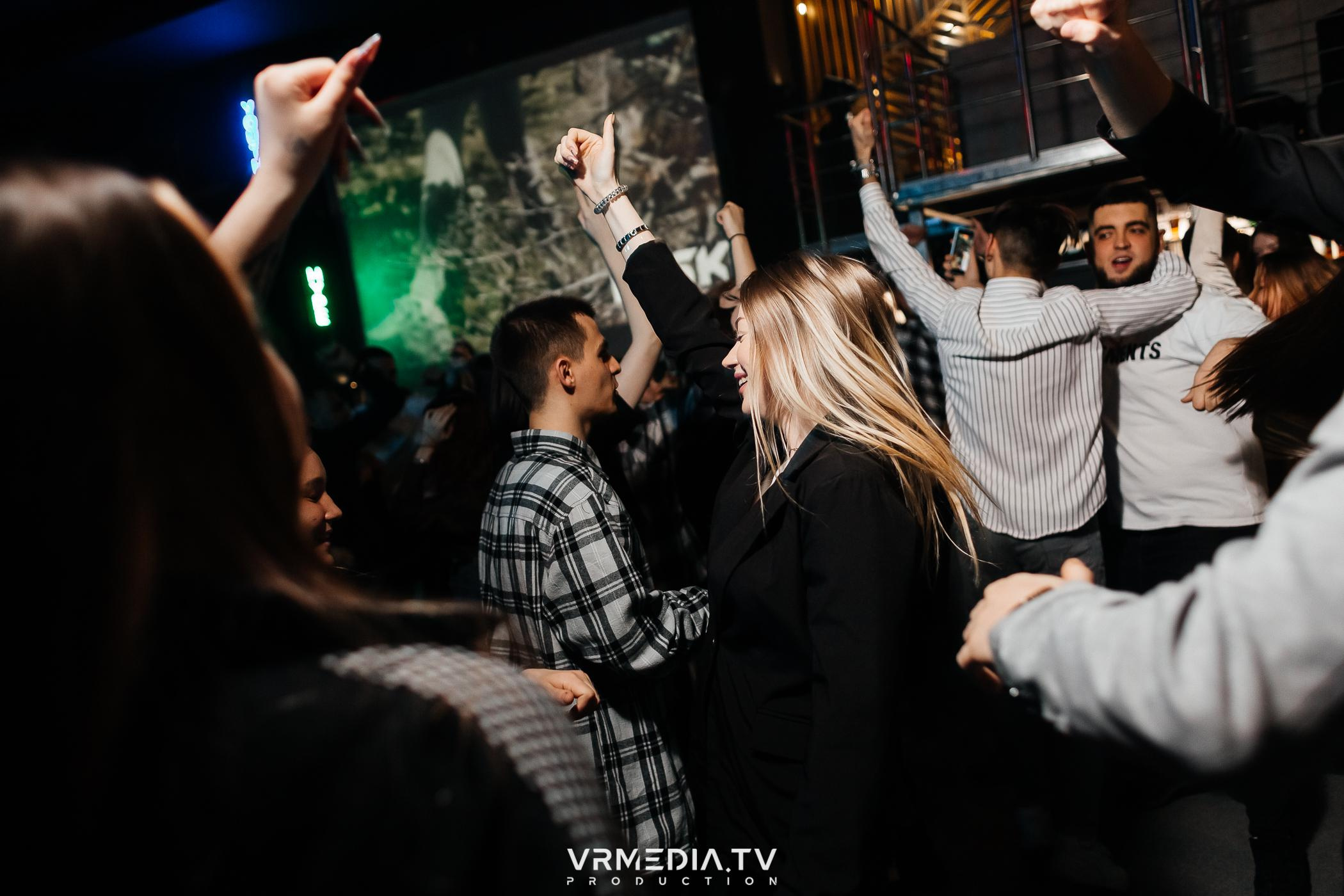 Выходные в баре «DOSKI»