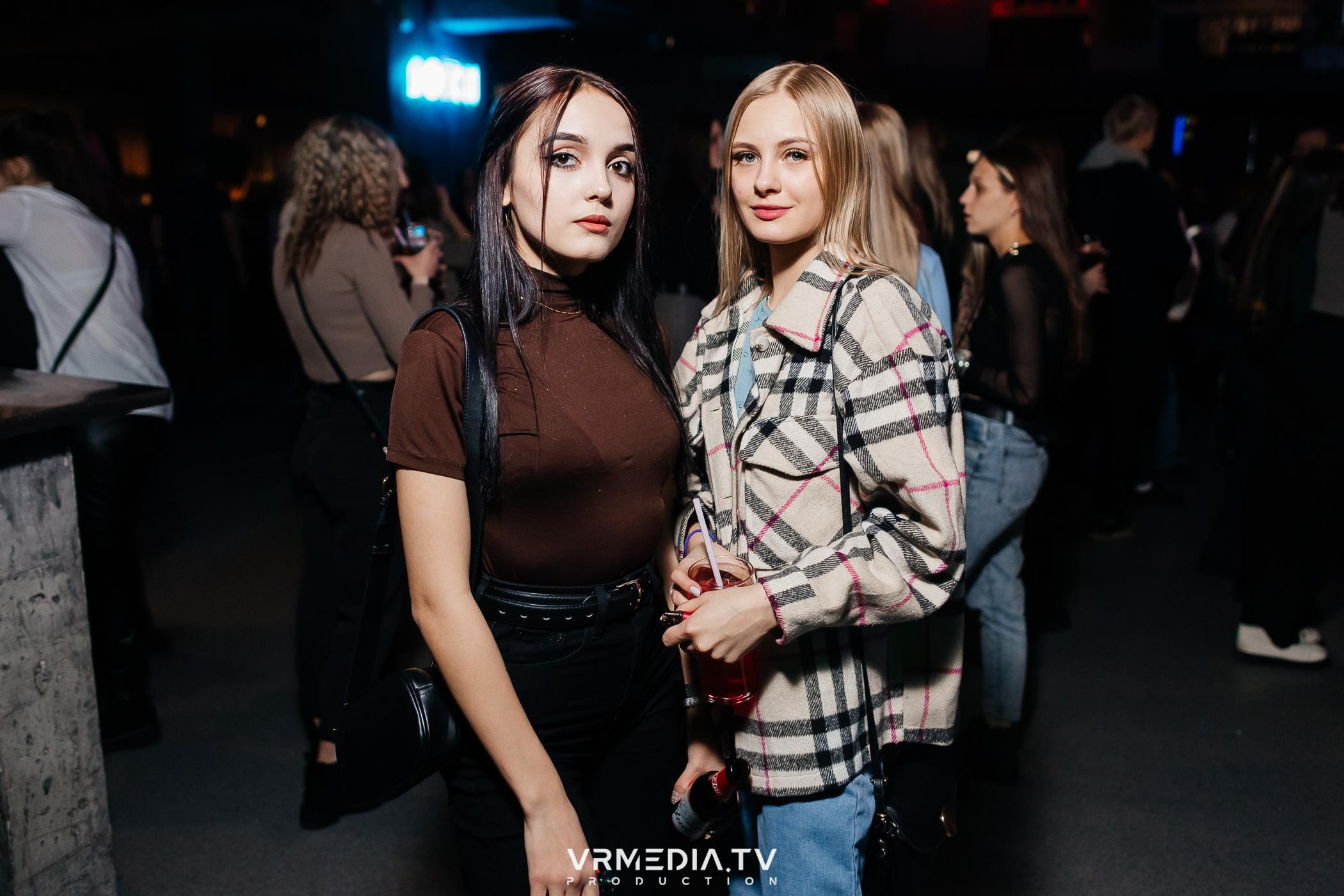 Выходные в баре «DOSKI»