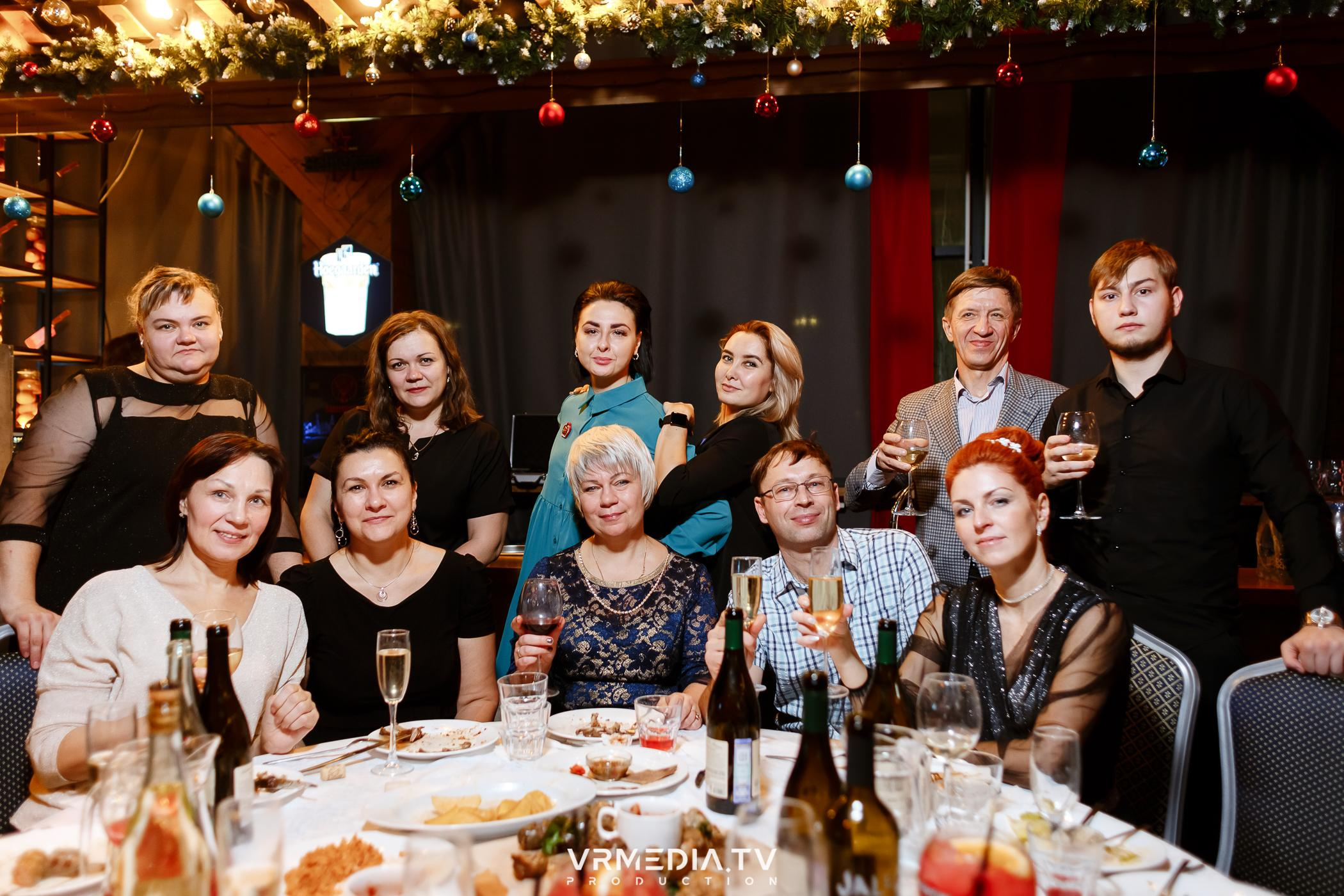 Жаркий новогодний корпоратив в гриль-баре «Жара»