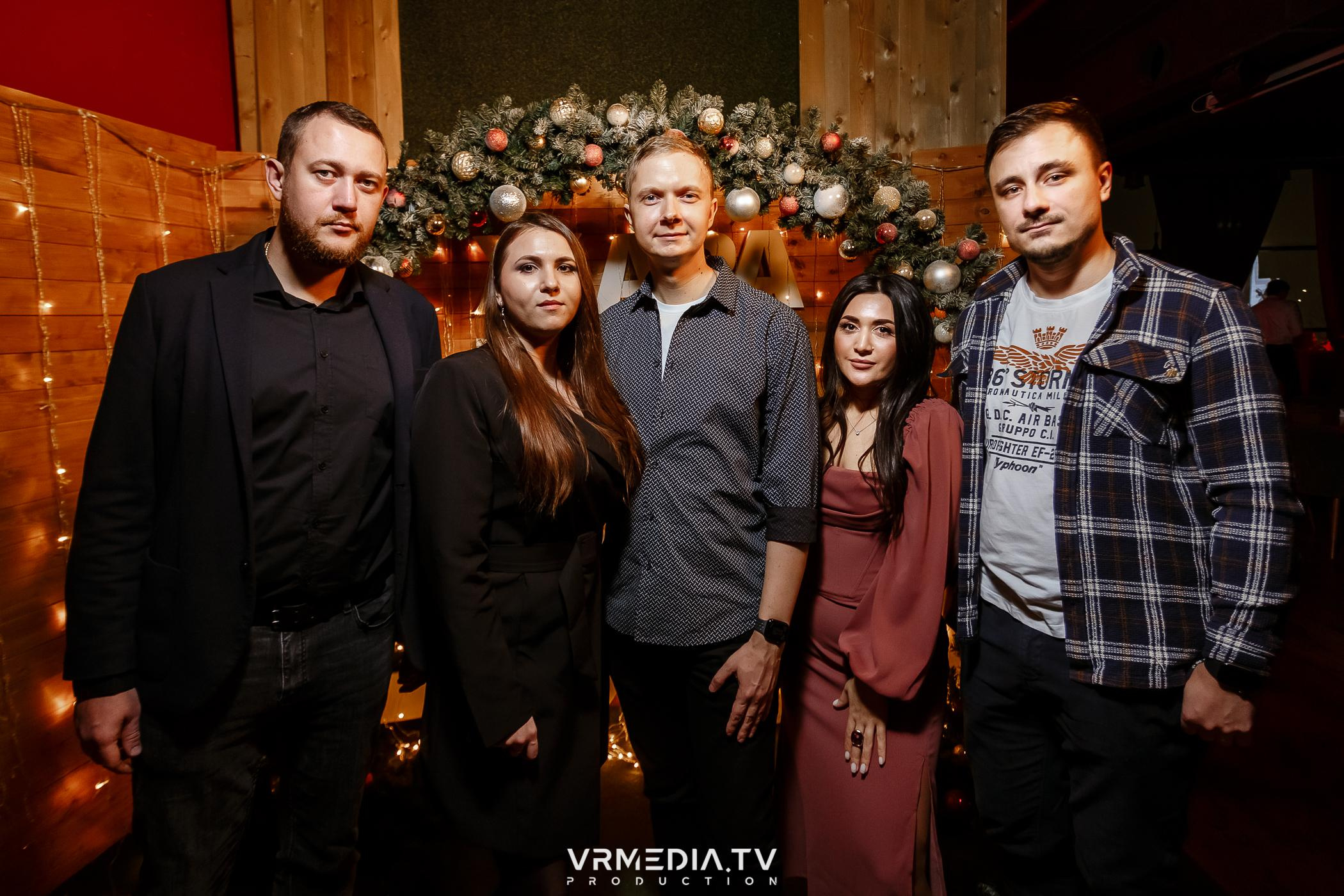 Жаркий новогодний корпоратив в гриль-баре «Жара»