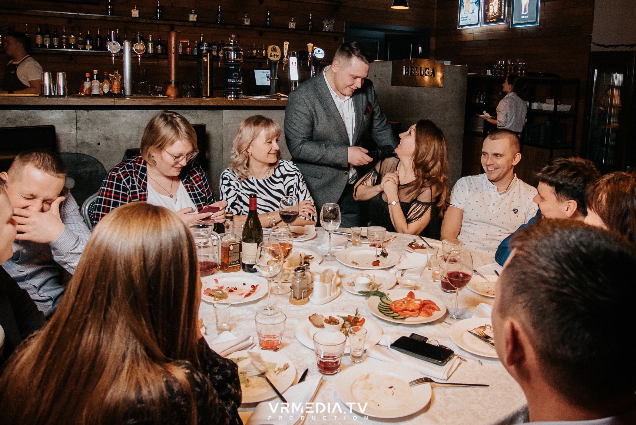 Жаркий новогодний корпоратив в гриль-баре «Жара»