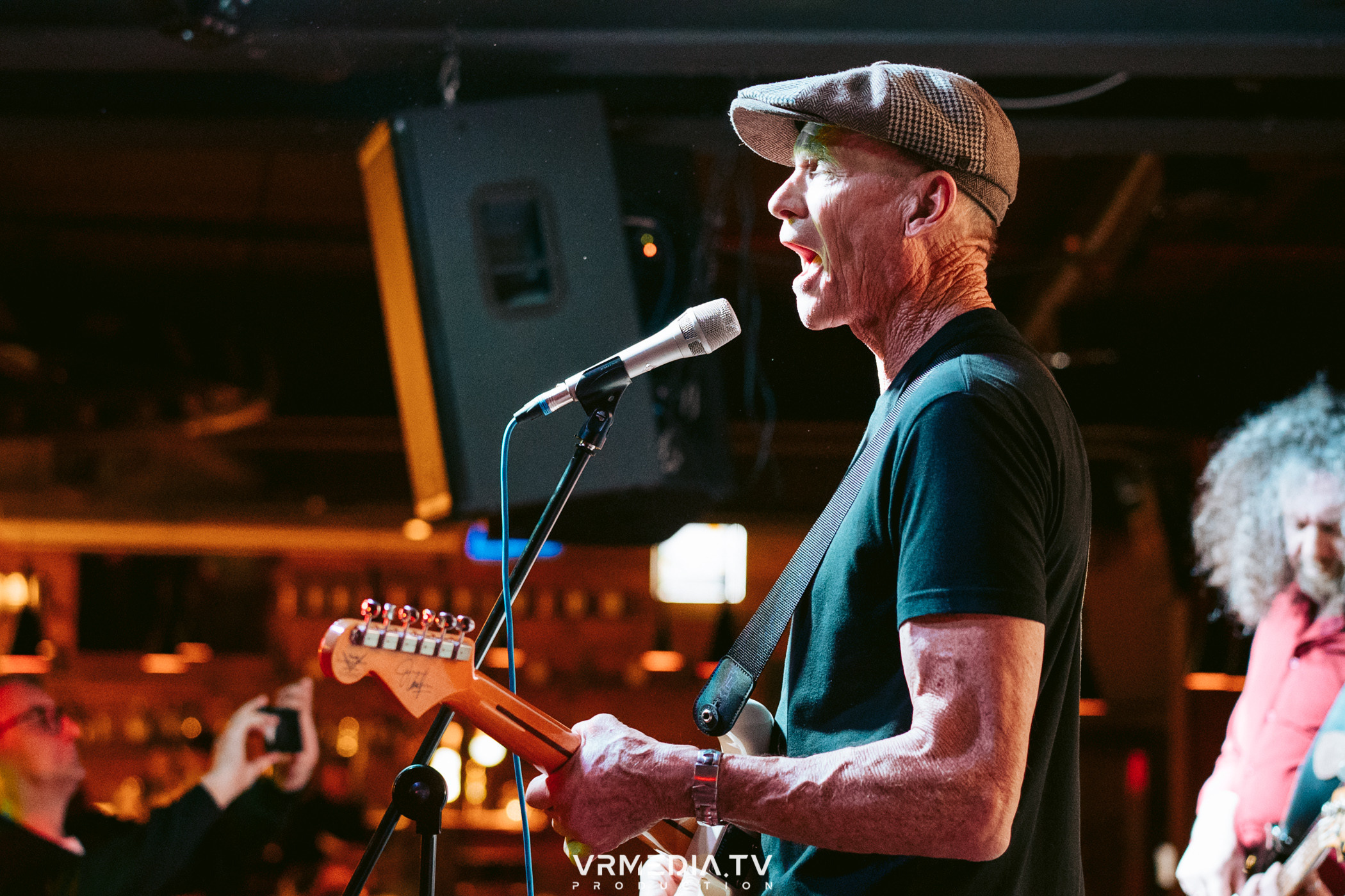 Джазовая среда: Чарльз Бёртон (США)