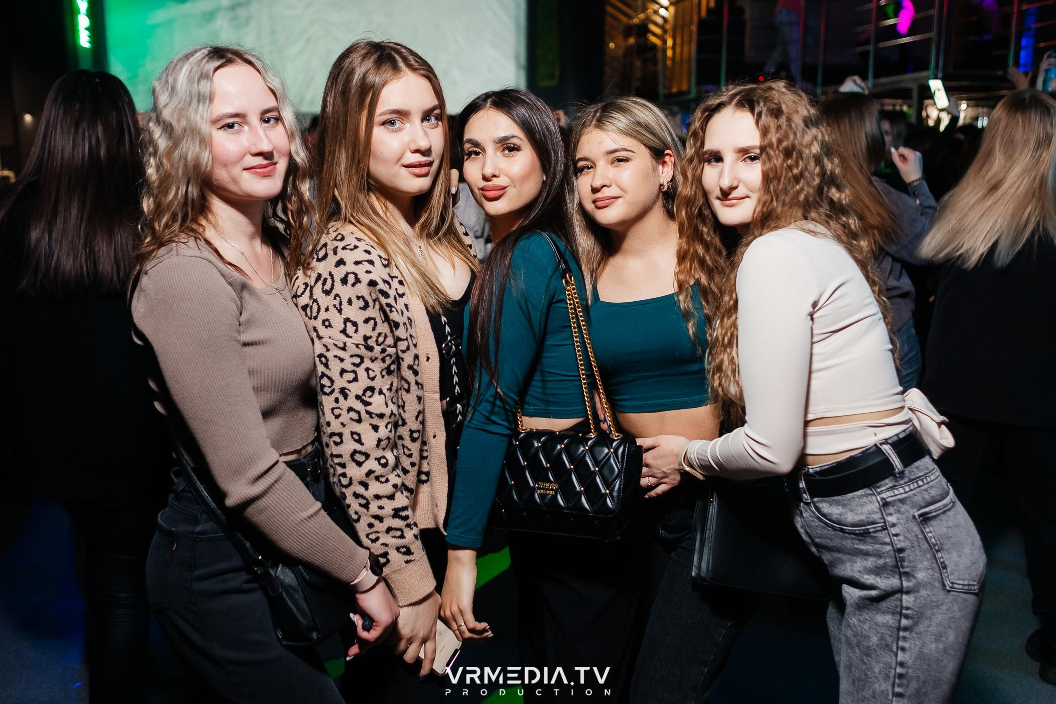 Выходные в баре «DOSKI»