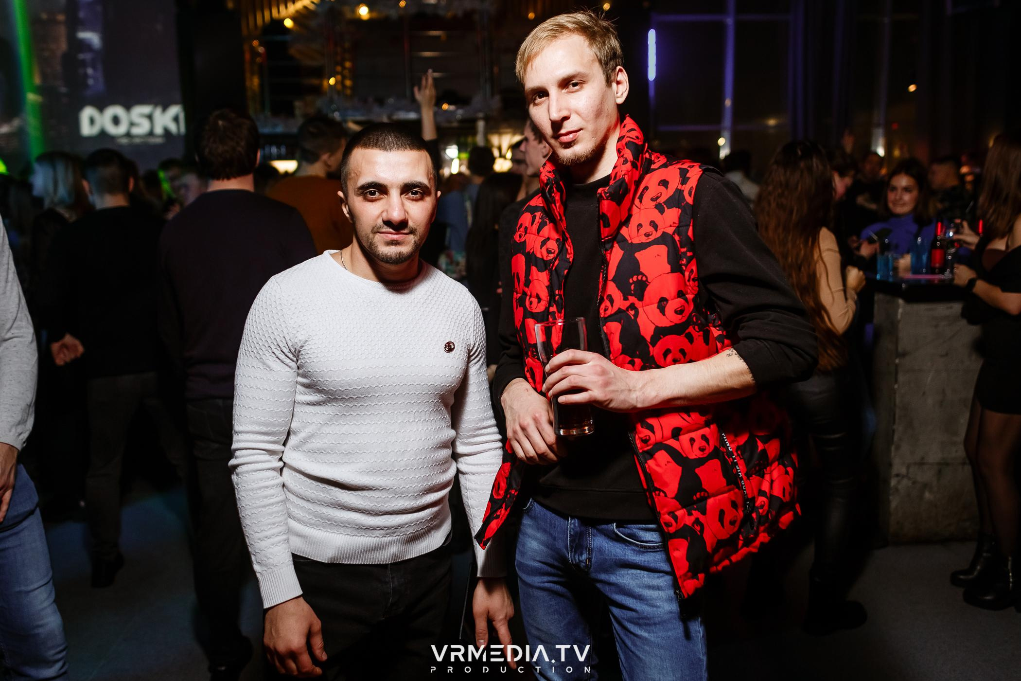 Выходные в баре «DOSKI»