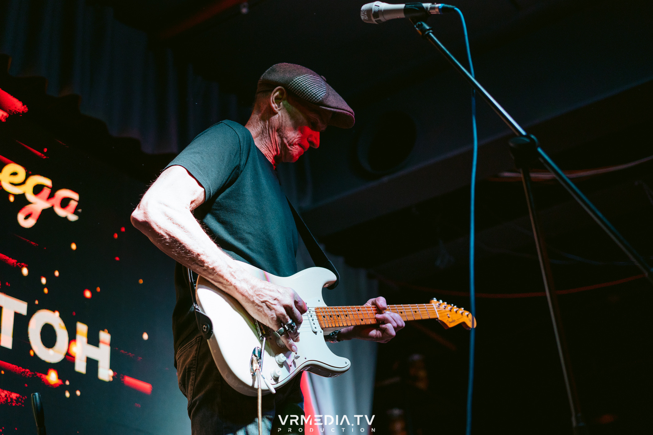 Джазовая среда: Чарльз Бёртон (США)