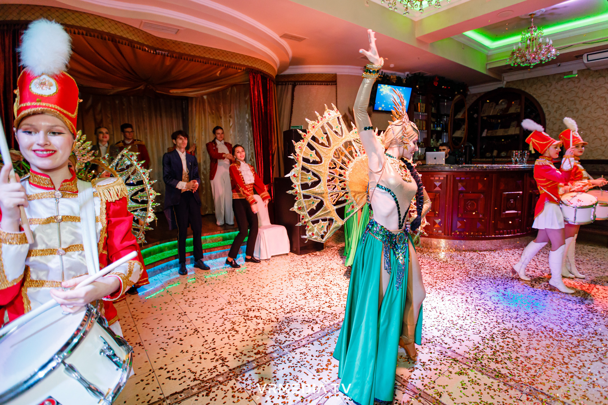 «Новогодний Мюзикл» в ресторане «Лазурный Берег»