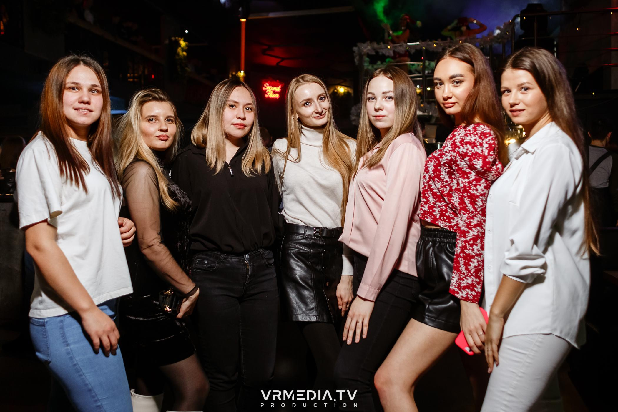 Выходные в баре «DOSKI»