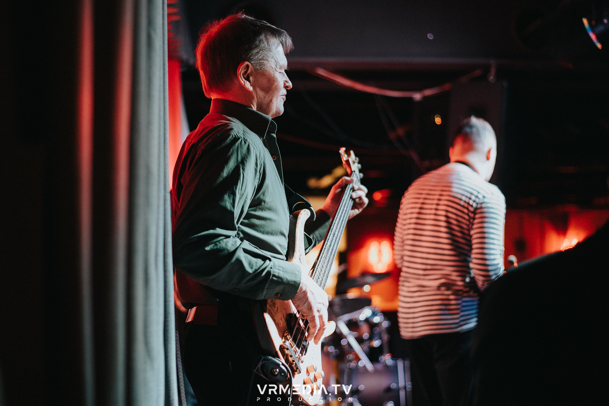 Джазовая среда: Джаз Замечательных Людей (Новосибирск)