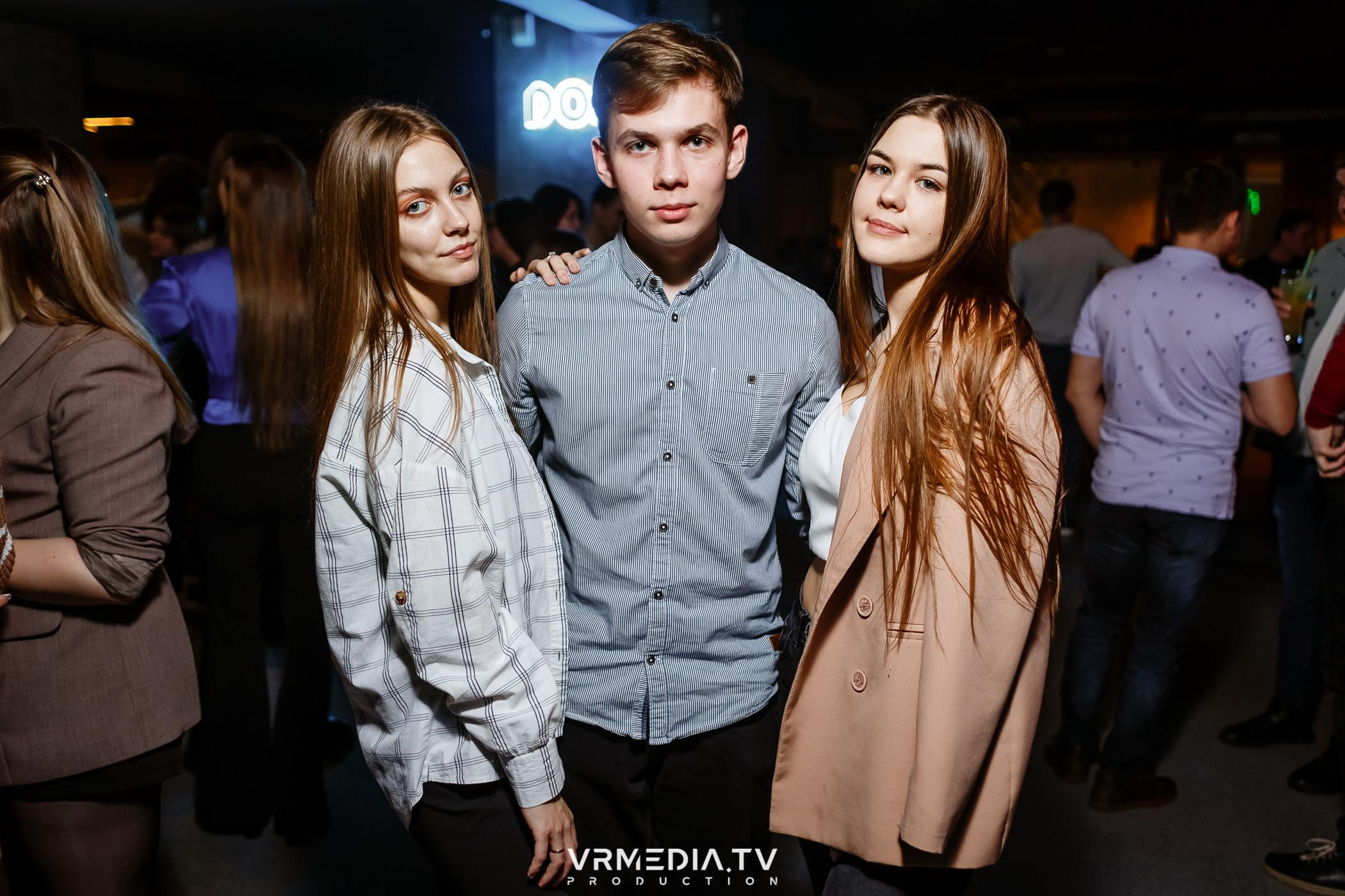 Выходные в баре «DOSKI»