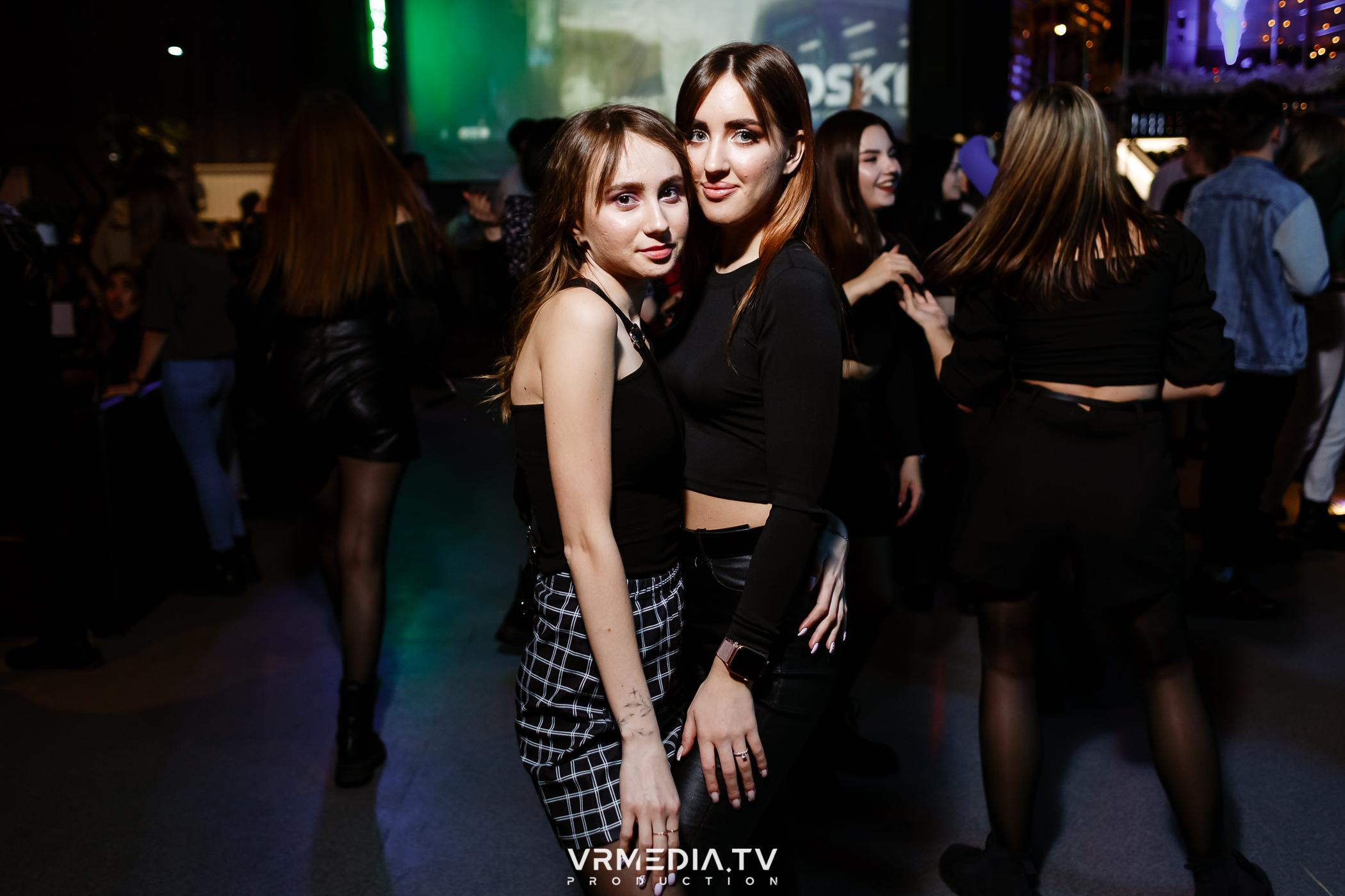 Выходные в баре «DOSKI»