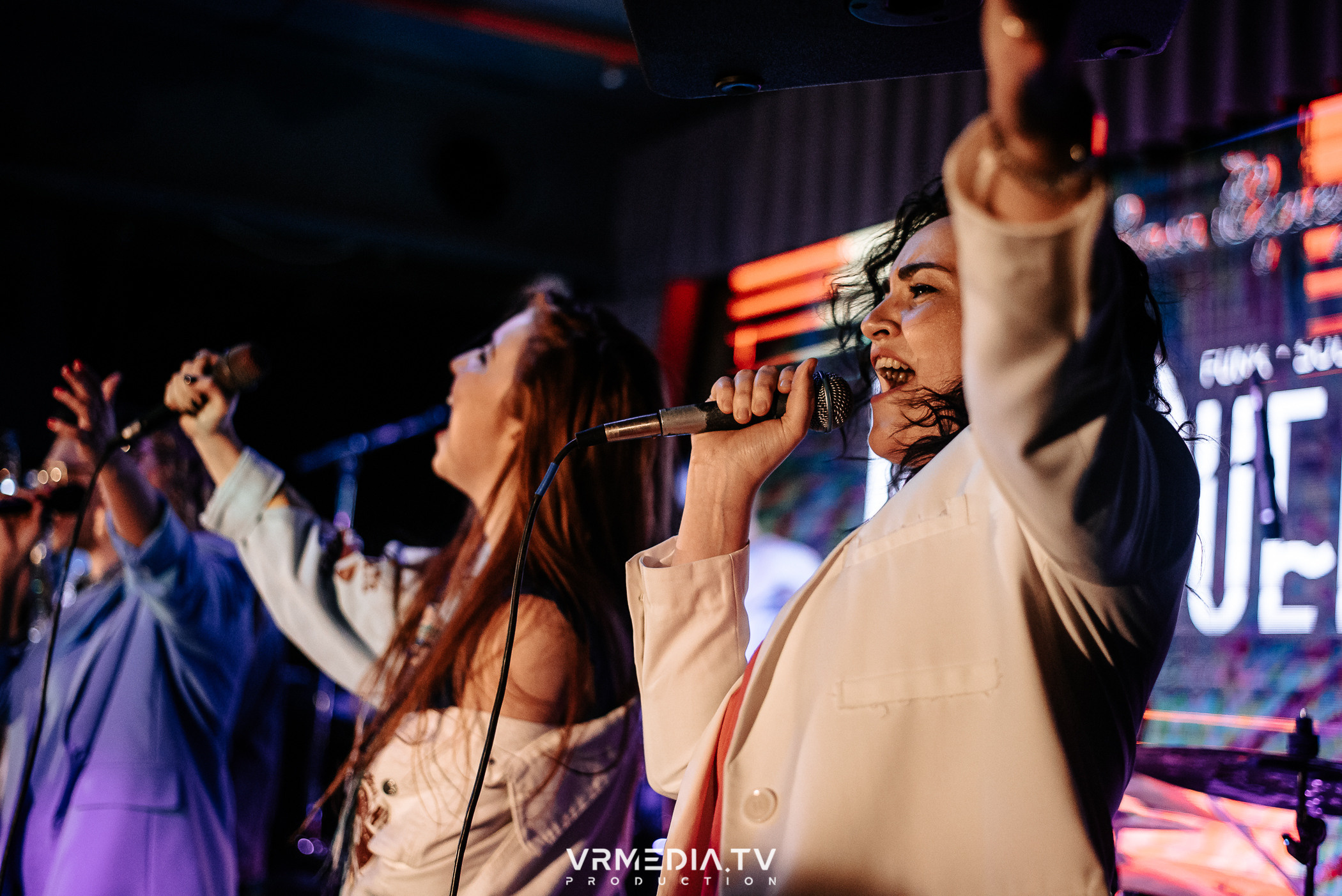 Джазовая среда: BBQueen: Переменная облачность