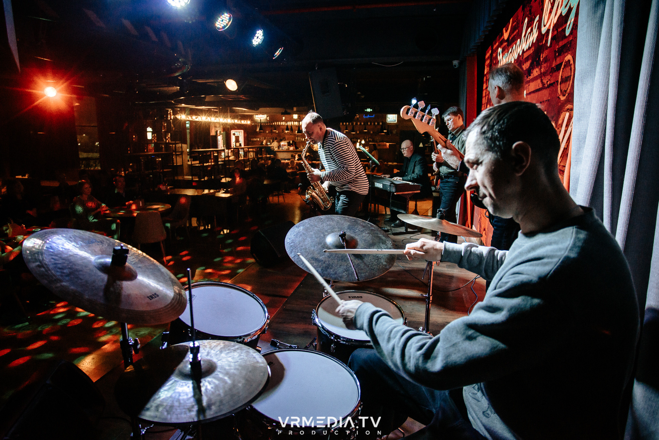 Джазовая среда: Джаз Замечательных Людей (Новосибирск)