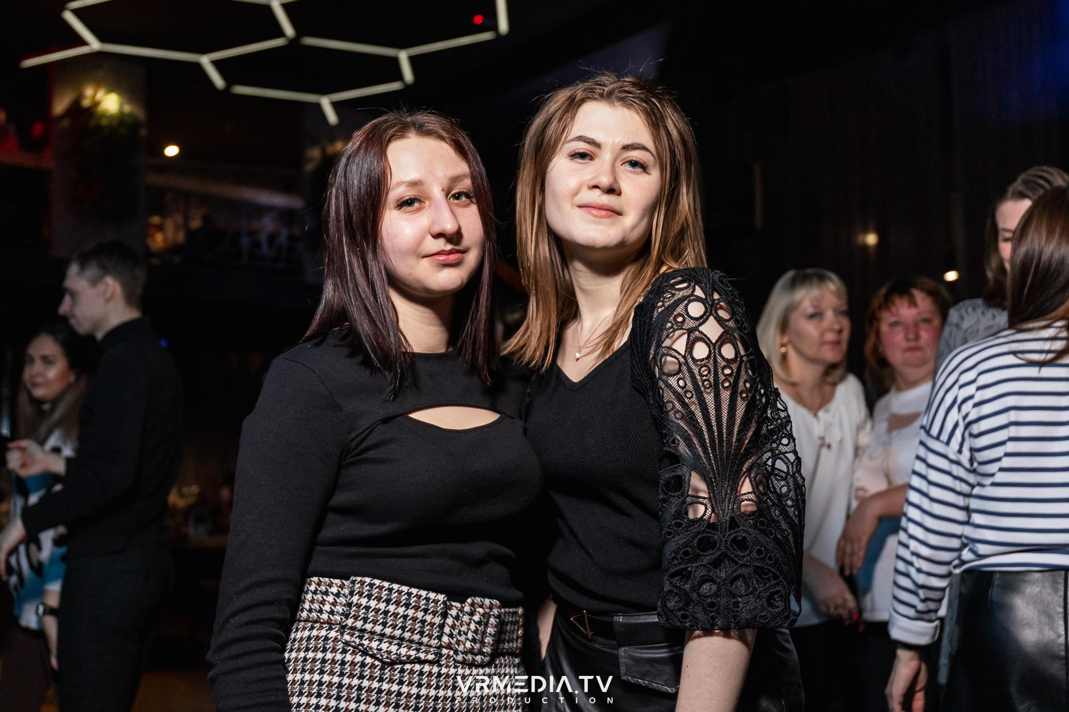 Выходные в баре «DOSKI»