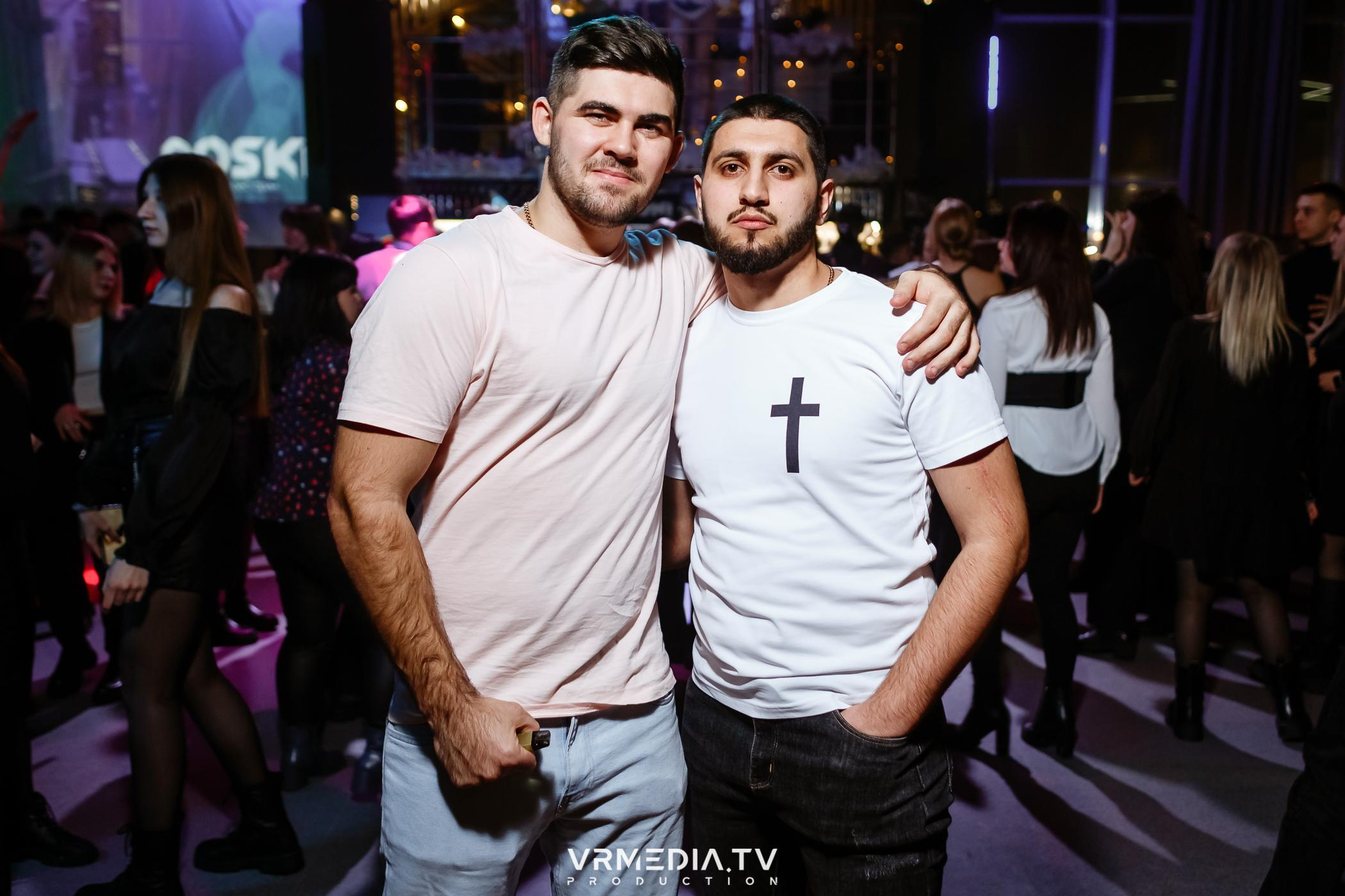 Выходные в баре «DOSKI»