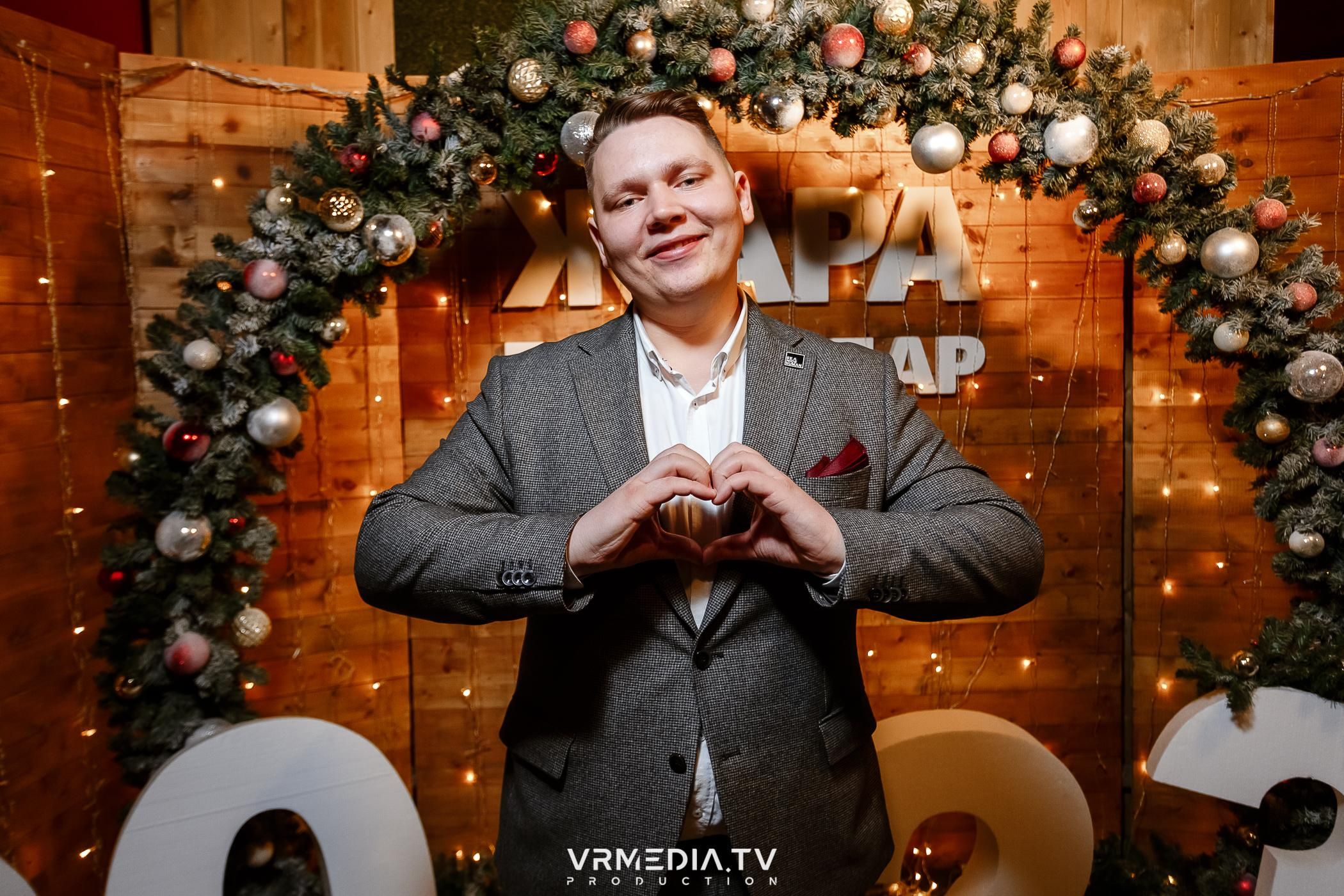 Жаркий новогодний корпоратив в гриль-баре «Жара»