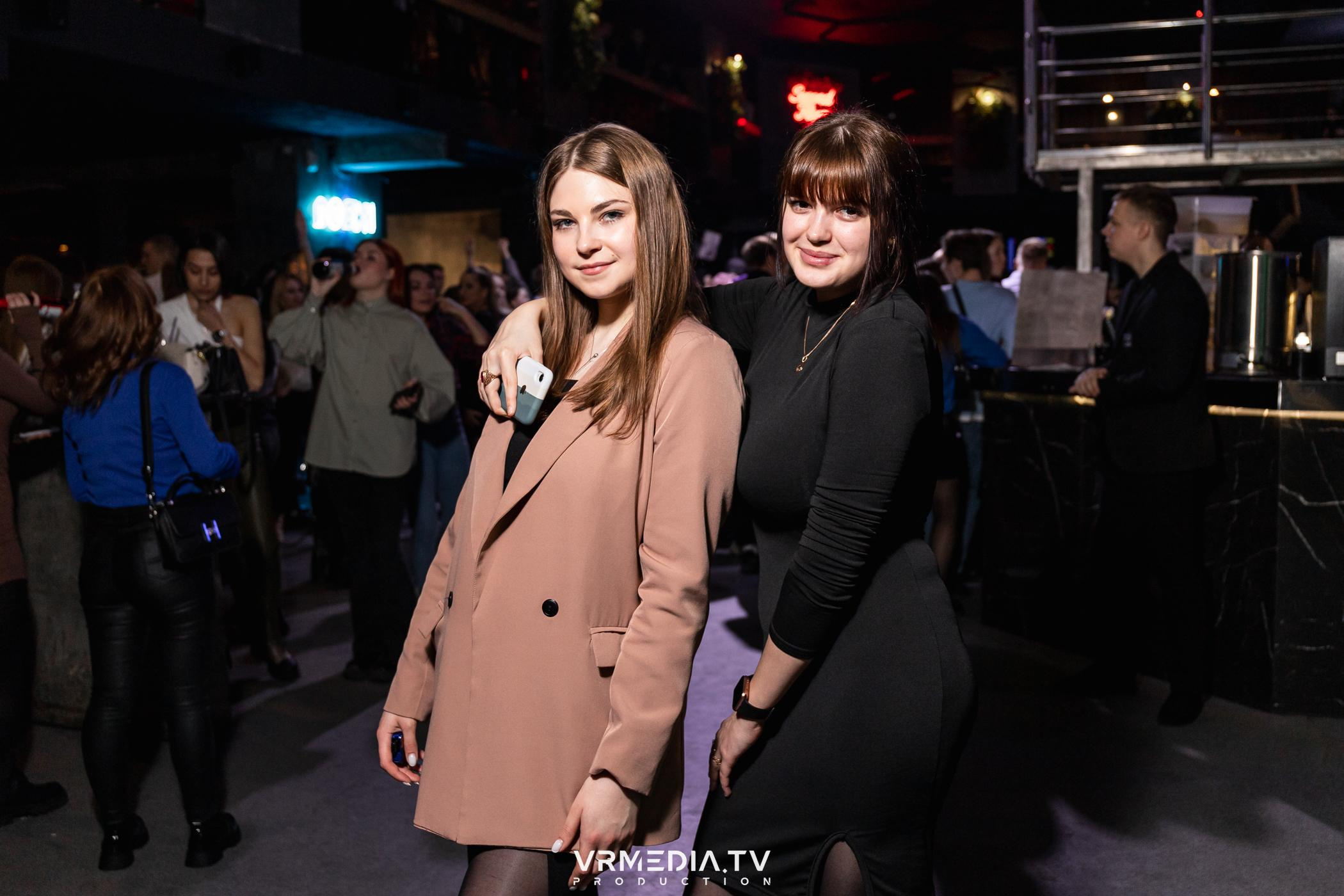 Выходные в баре «DOSKI»