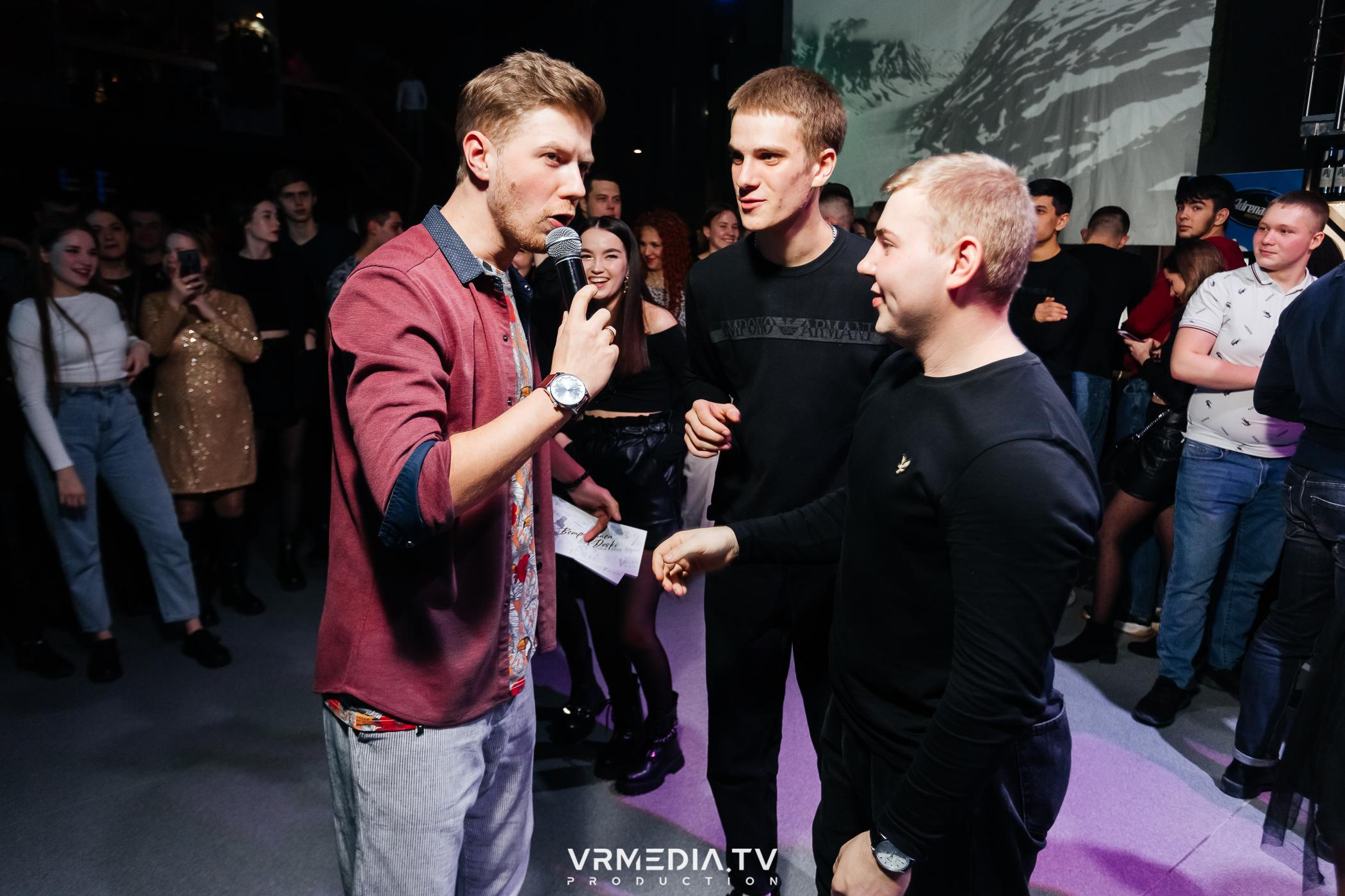 Выходные в баре «DOSKI»