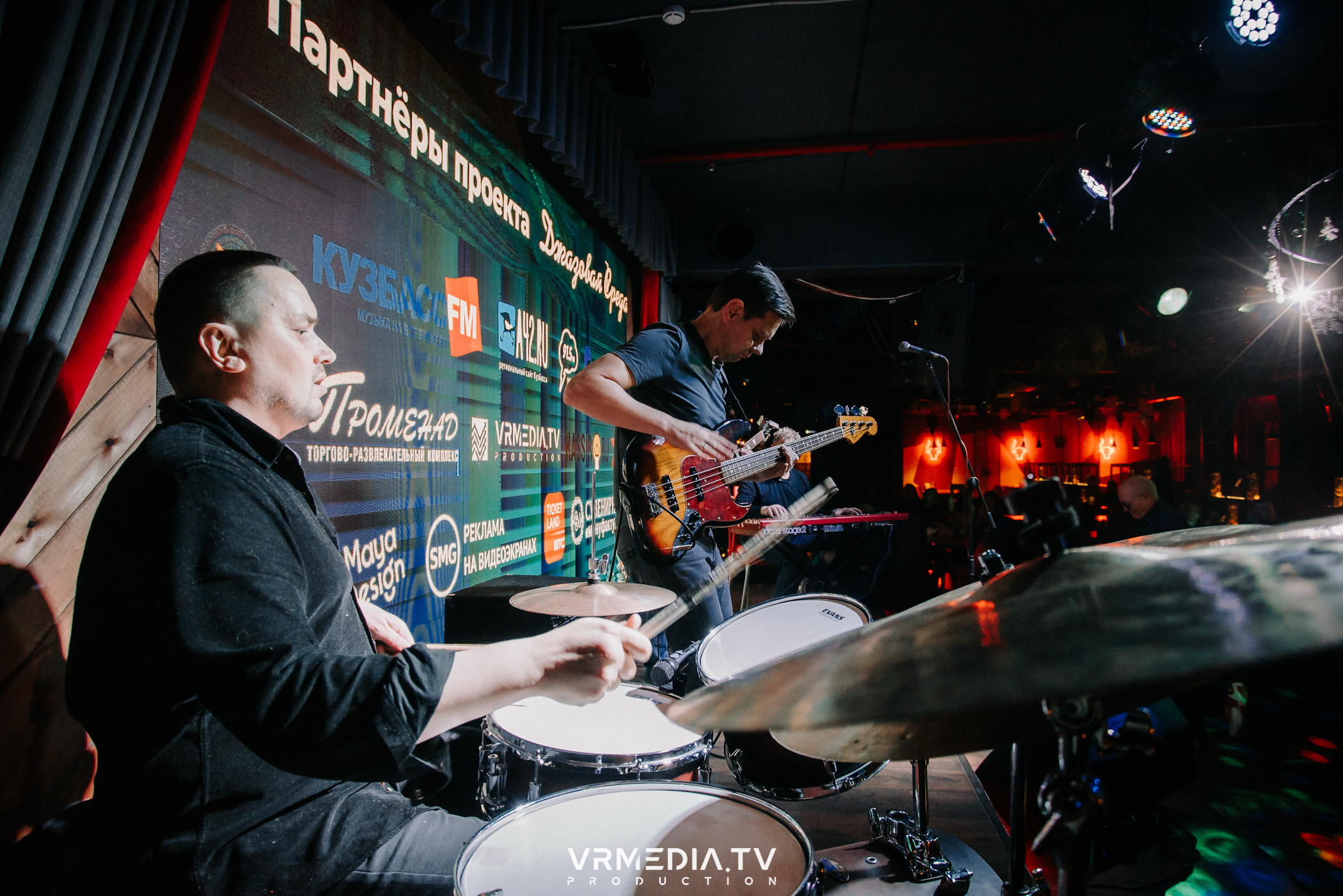 Джазовая среда: Collini Blues Balls (Новосибирск)