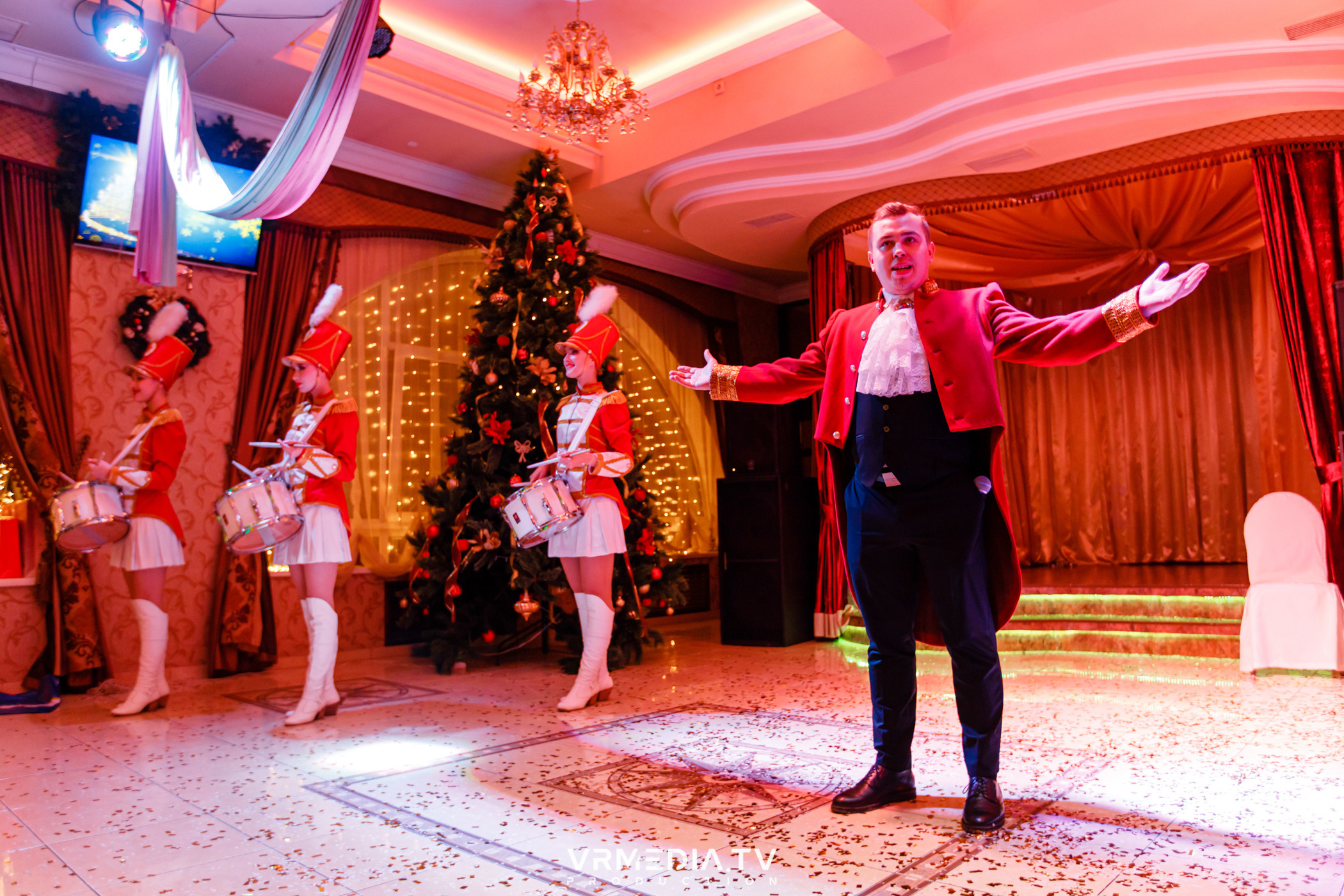 «Новогодний Мюзикл» в ресторане «Лазурный Берег»