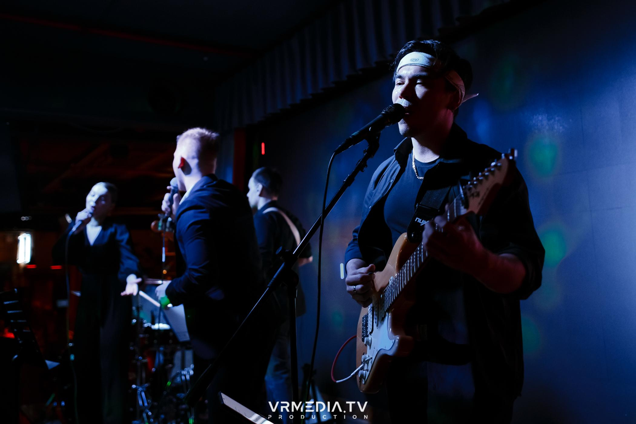 Жаркий новогодний корпоратив в гриль-баре «Жара»