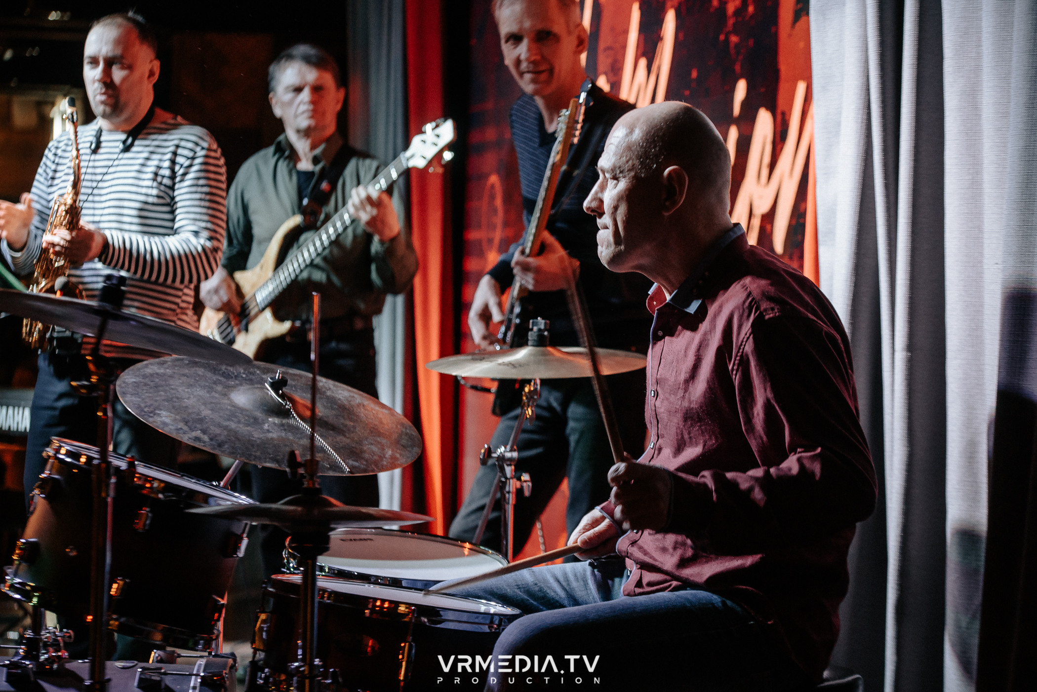 Джазовая среда: Джаз Замечательных Людей (Новосибирск)