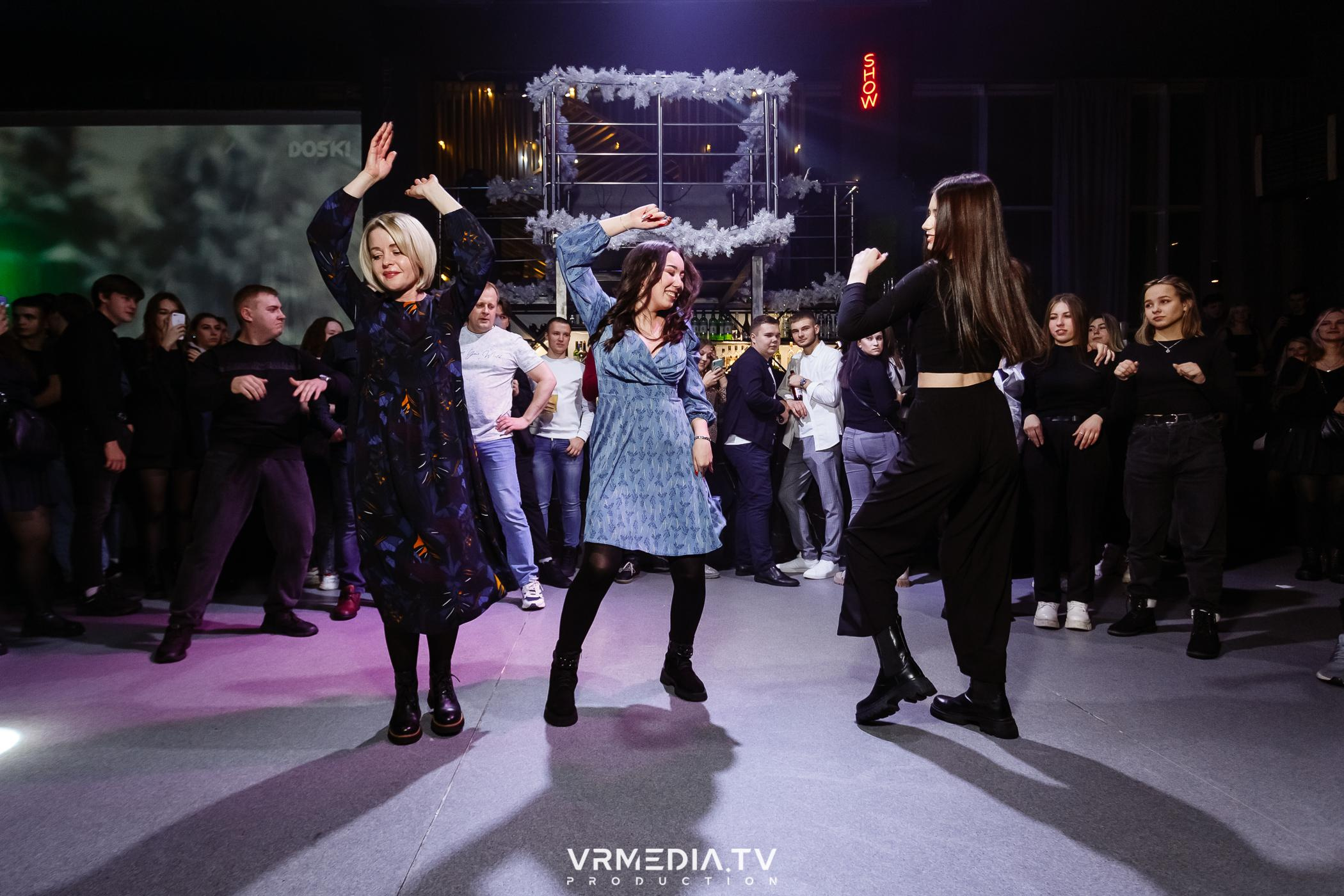 Выходные в баре «DOSKI»