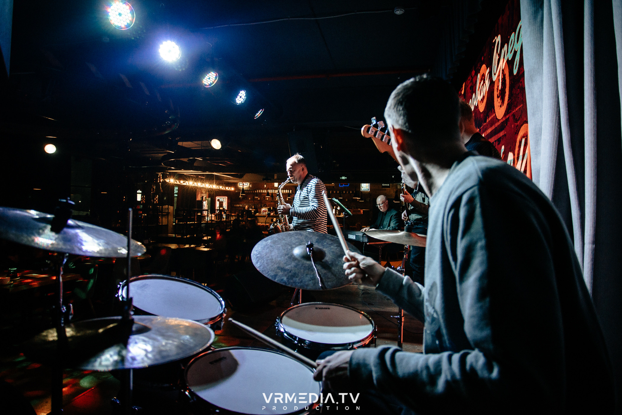 Джазовая среда: Джаз Замечательных Людей (Новосибирск)