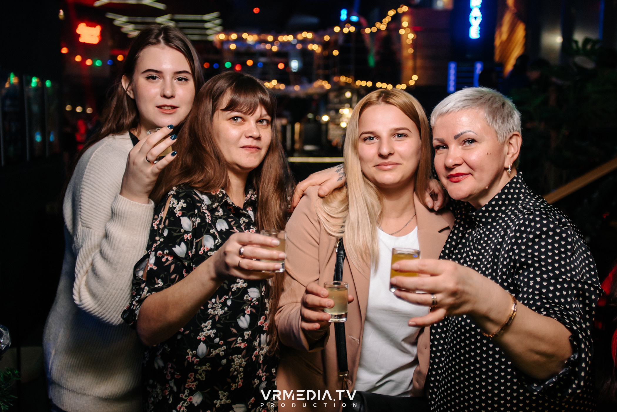 Выходные в баре «DOSKI»