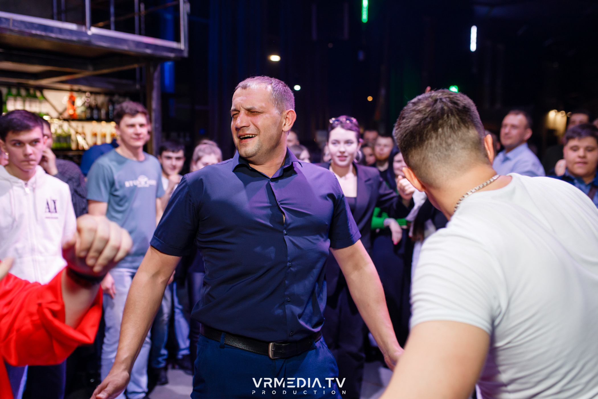 Выходные в баре «DOSKI»