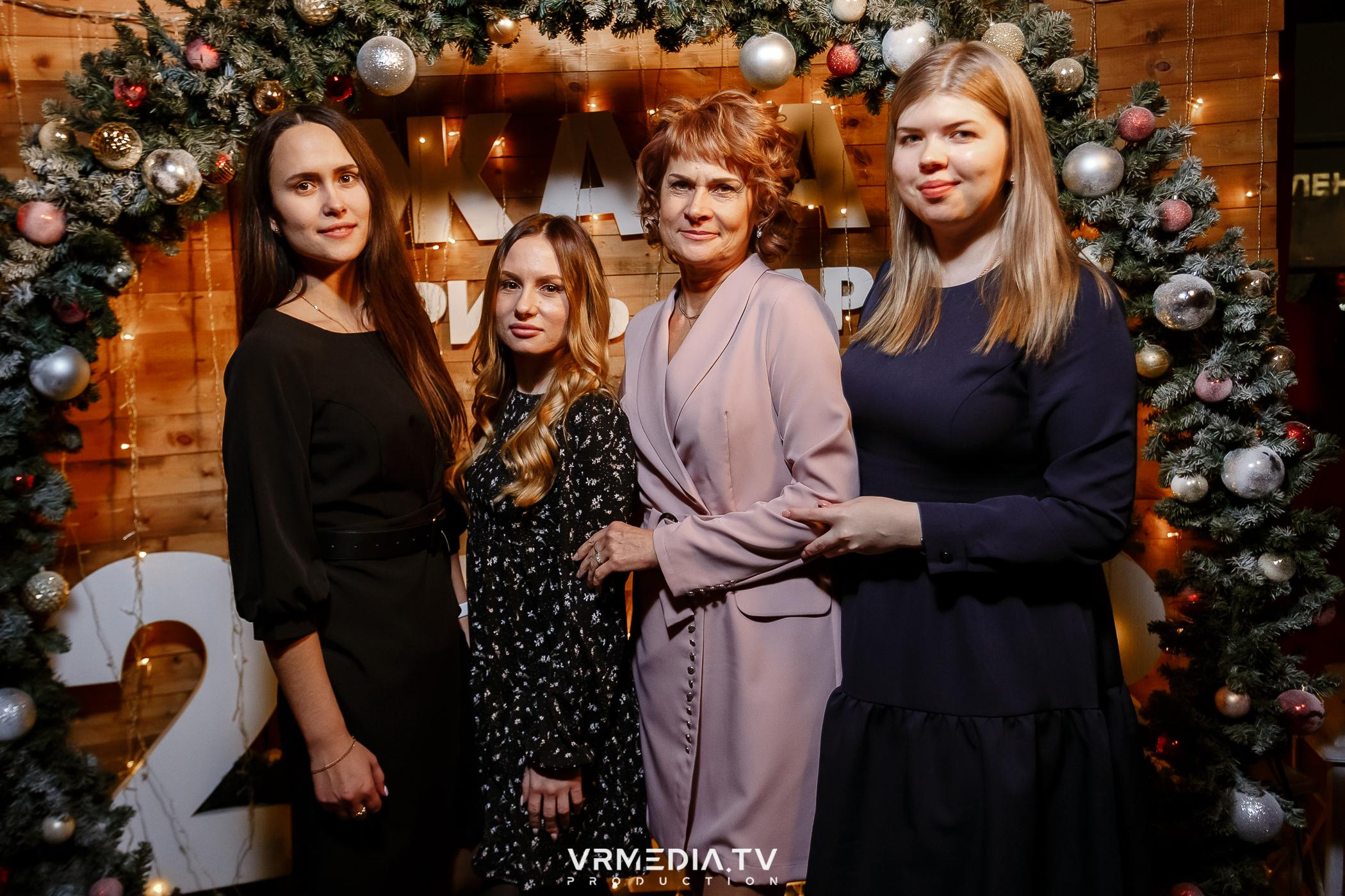 Жаркий новогодний корпоратив в гриль-баре «Жара»